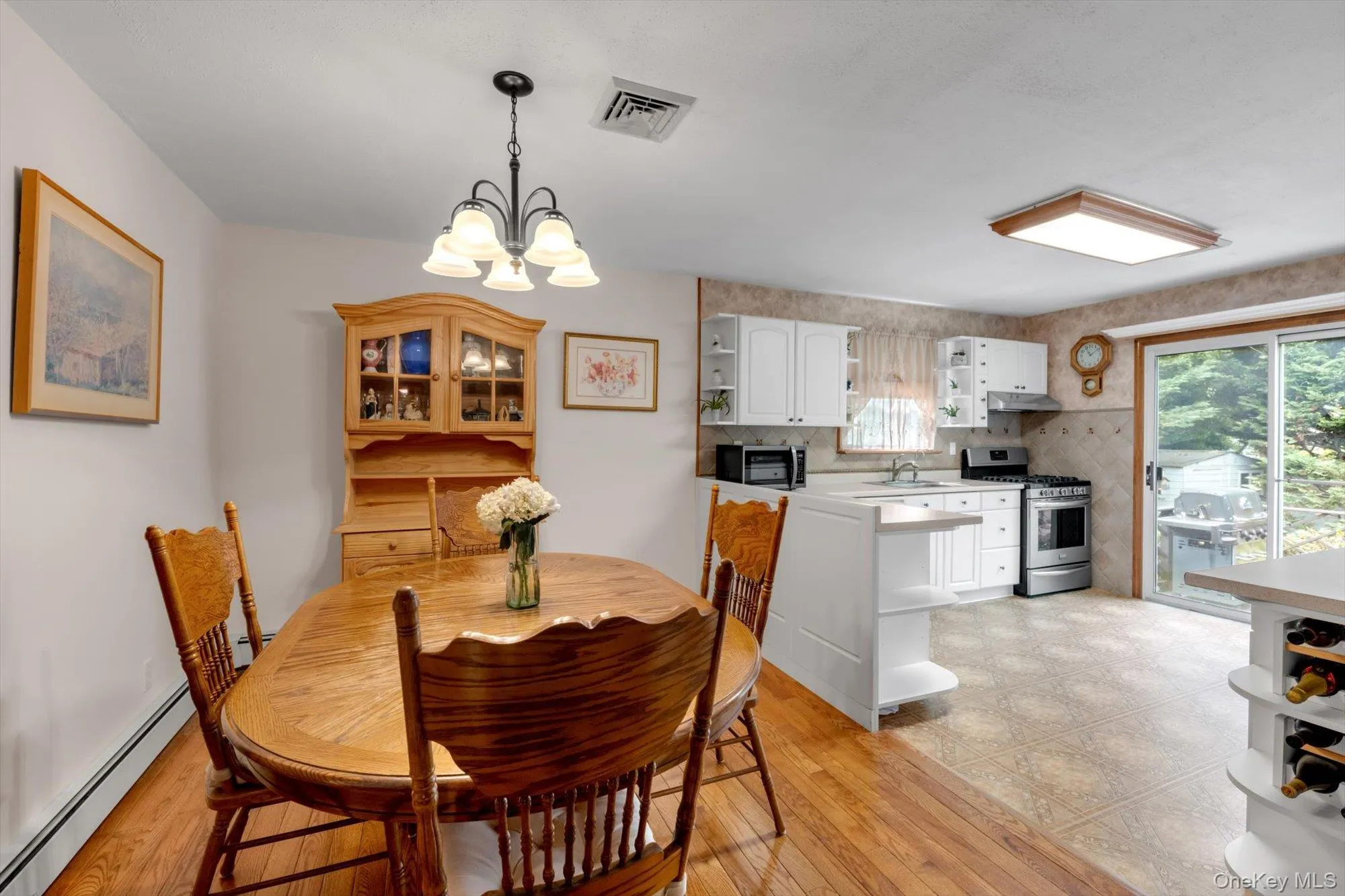 Dining Room to Kitchen Dining Room to Kitchen