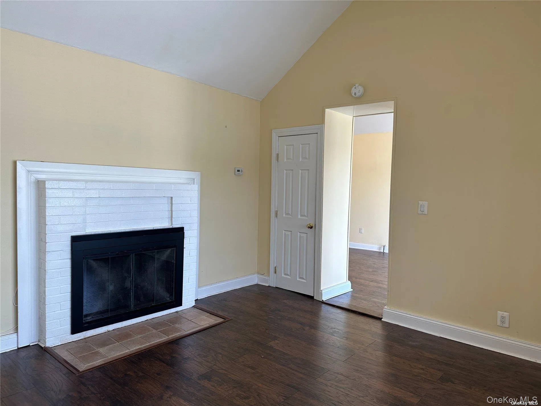193 Woodbine Avenue, Huntington, NY, 1 Bedroom Bedrooms, 3 Rooms Rooms,1 BathroomBathrooms,Residential Lease,For Rent,Woodbine,0,1003487 193 Woodbine Avenue, Huntington, NY, 1 Bedroom Bedrooms, 3 Rooms Rooms,1 BathroomBathrooms,Residential Lease,For Rent,Woodbine,0,1003487