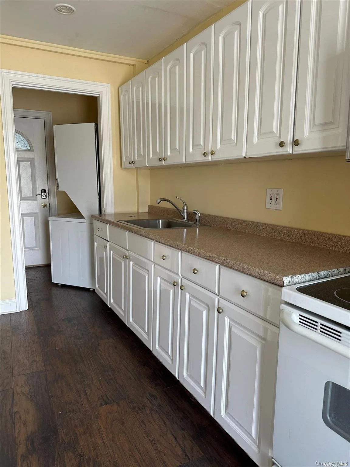 193 Woodbine Avenue, Huntington, NY, 1 Bedroom Bedrooms, 3 Rooms Rooms,1 BathroomBathrooms,Residential Lease,For Rent,Woodbine,0,1003487 193 Woodbine Avenue, Huntington, NY, 1 Bedroom Bedrooms, 3 Rooms Rooms,1 BathroomBathrooms,Residential Lease,For Rent,Woodbine,0,1003487