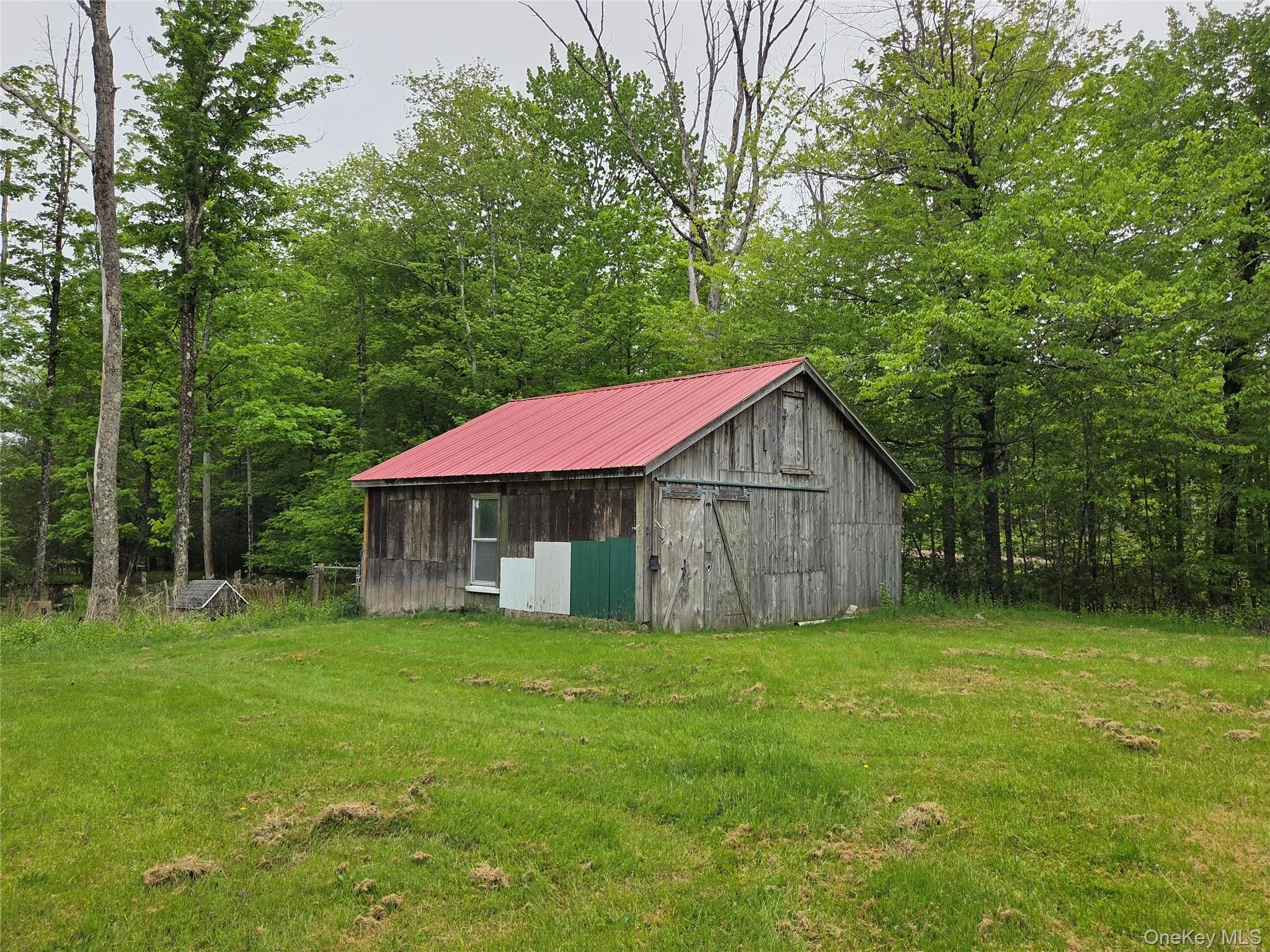 Barn/ Garage is 26x26 Barn/ Garage is 26x26