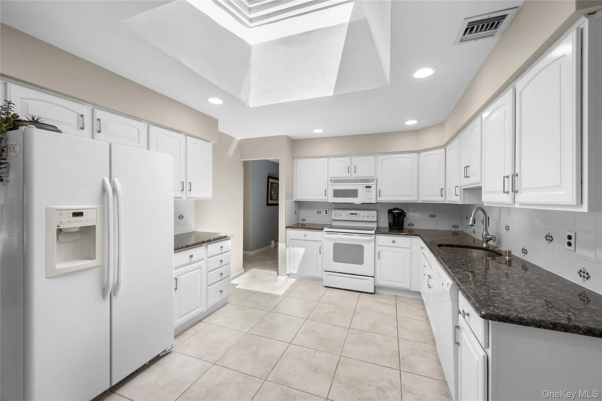 22 Partridge Court, Brookhaven, NY, 4 Bedrooms Bedrooms, 9 Rooms Rooms,2 BathroomsBathrooms,Residential,For Rent,Partridge,0,1003490 22 Partridge Court, Brookhaven, NY, 4 Bedrooms Bedrooms, 9 Rooms Rooms,2 BathroomsBathrooms,Residential,For Rent,Partridge,0,1003490
