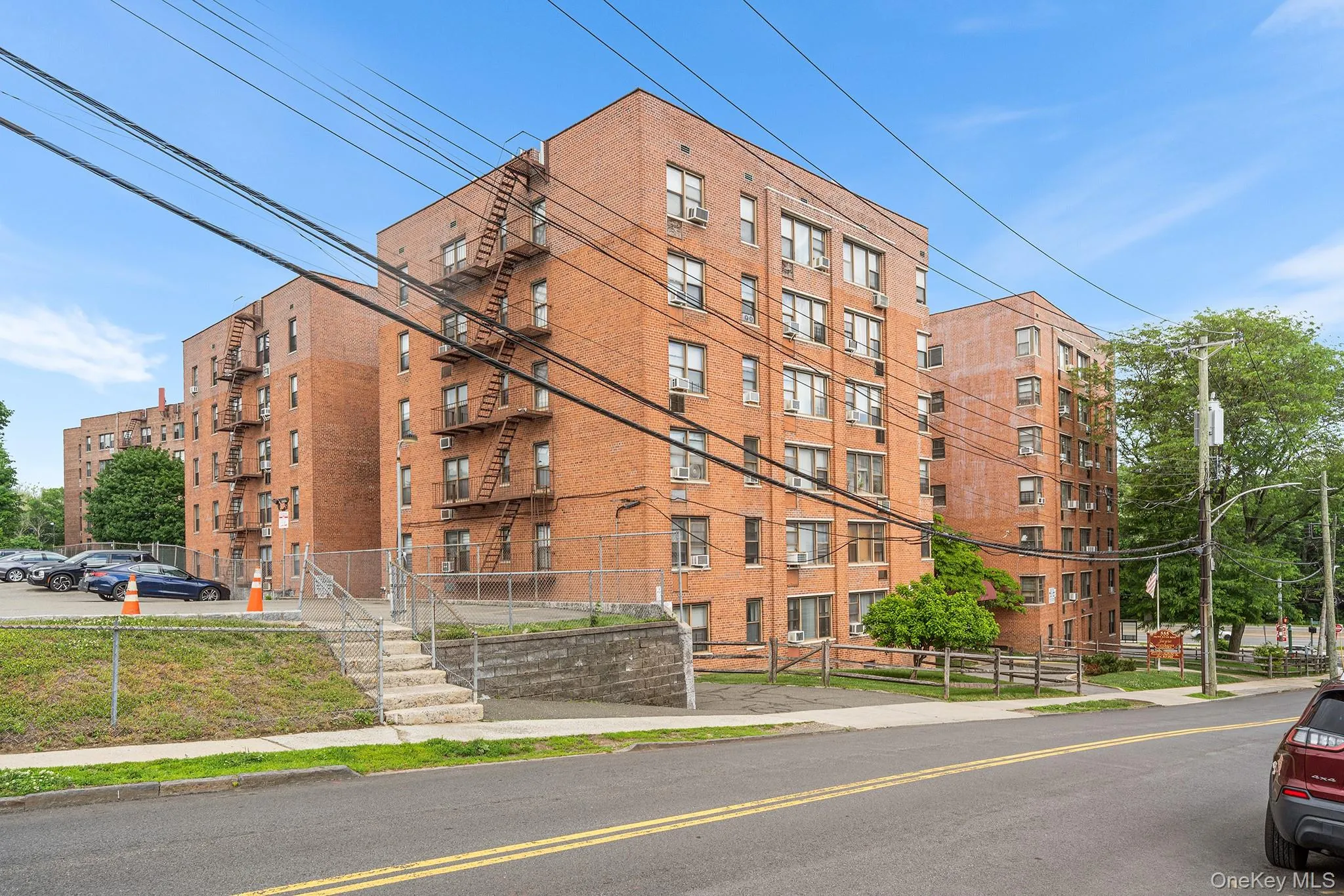 555 Bronx River Road, Yonkers, NY, 2 Bedrooms Bedrooms, 4 Rooms Rooms,1 BathroomBathrooms,Residential,For Rent,Bronx River,0,1003491 555 Bronx River Road, Yonkers, NY, 2 Bedrooms Bedrooms, 4 Rooms Rooms,1 BathroomBathrooms,Residential,For Rent,Bronx River,0,1003491