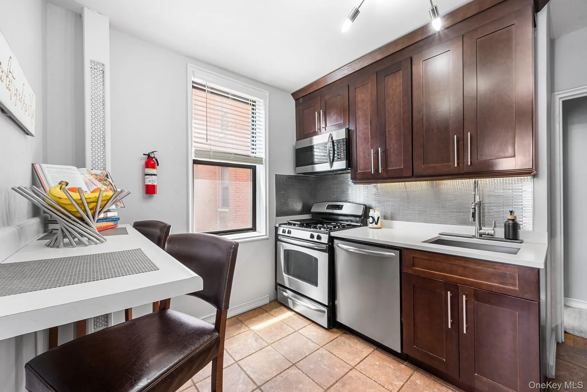 555 Bronx River Road, Yonkers, NY, 2 Bedrooms Bedrooms, 4 Rooms Rooms,1 BathroomBathrooms,Residential,For Rent,Bronx River,0,1003491 555 Bronx River Road, Yonkers, NY, 2 Bedrooms Bedrooms, 4 Rooms Rooms,1 BathroomBathrooms,Residential,For Rent,Bronx River,0,1003491