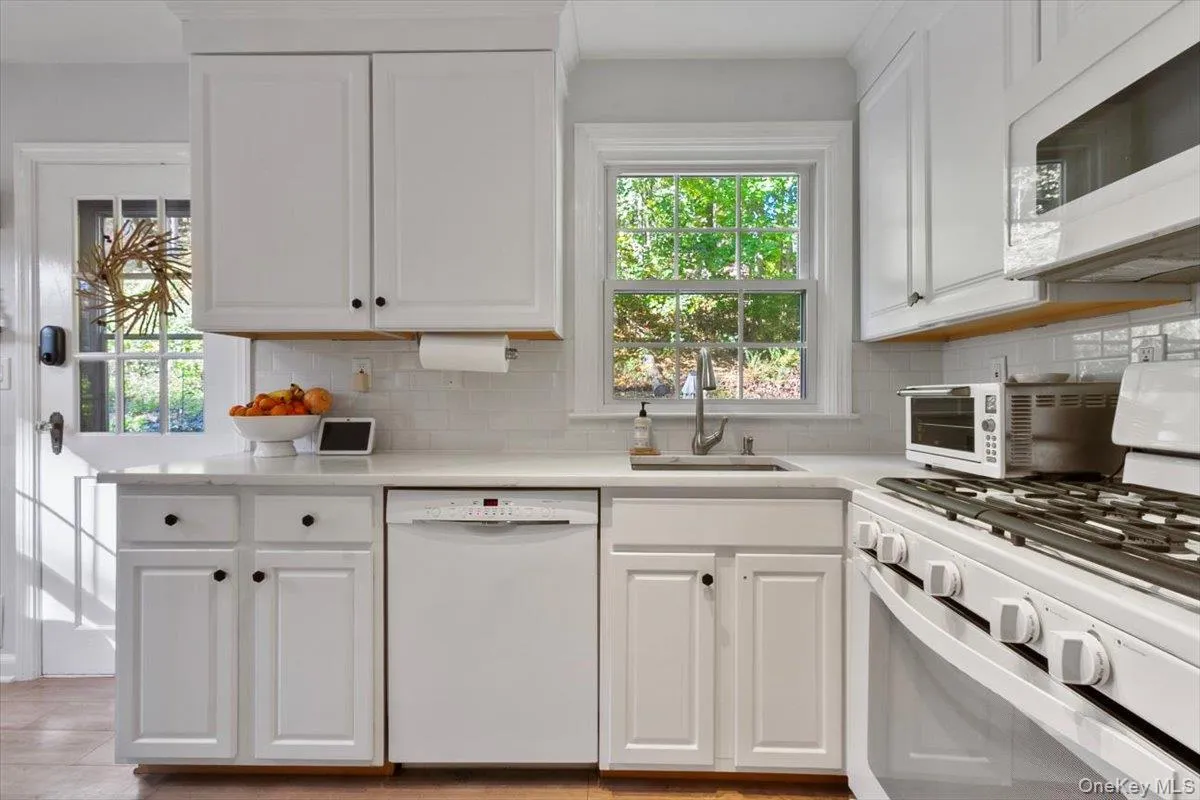 150 Parkview Place, Mount Kisco, NY, 4 Bedrooms Bedrooms, 7 Rooms Rooms,2 BathroomsBathrooms,Residential,For Rent,Parkview,0,1003500 150 Parkview Place, Mount Kisco, NY, 4 Bedrooms Bedrooms, 7 Rooms Rooms,2 BathroomsBathrooms,Residential,For Rent,Parkview,0,1003500