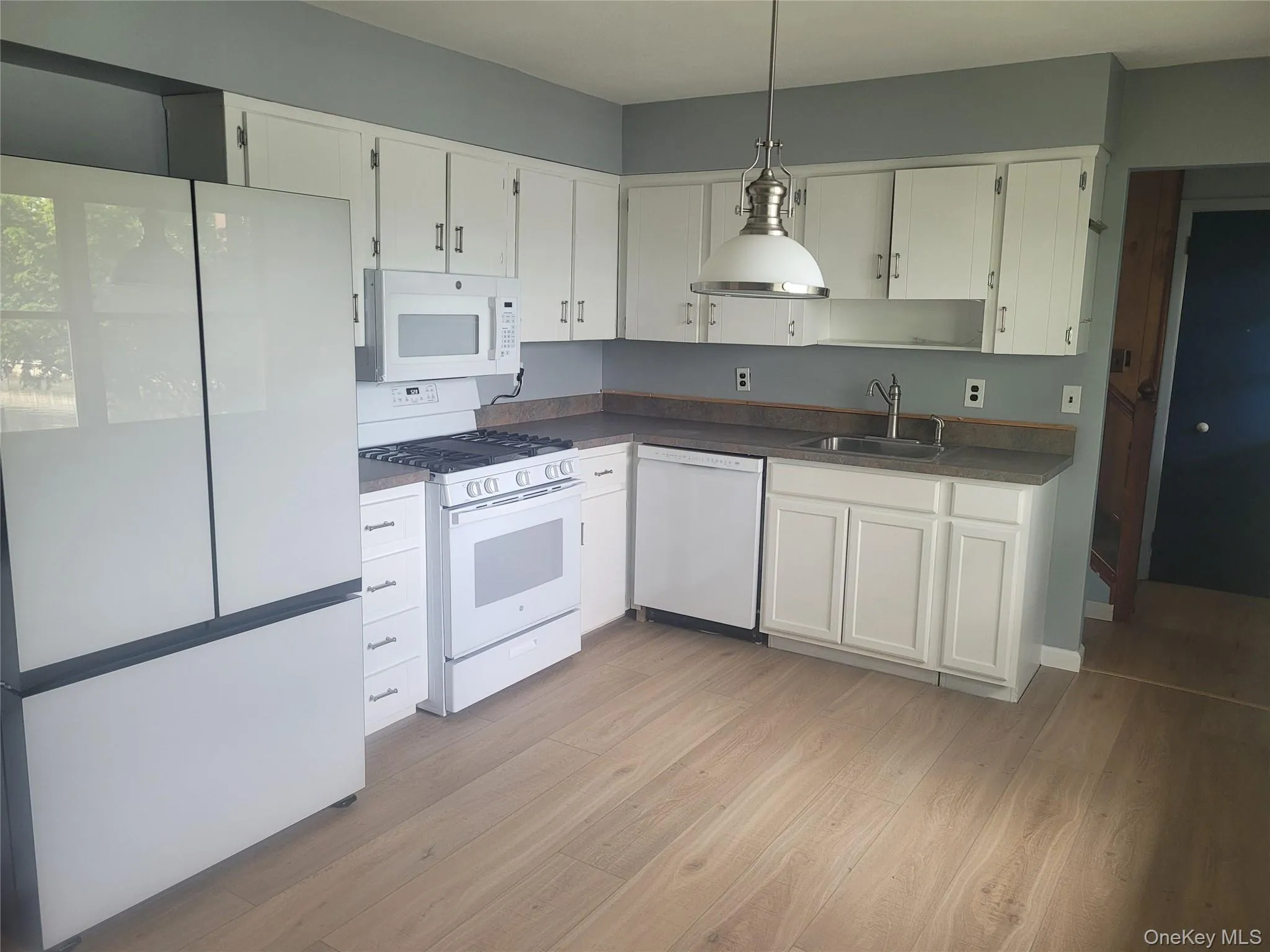 8 Cornell Road, Brookhaven, NY, 4 Bedrooms Bedrooms, 8 Rooms Rooms,2 BathroomsBathrooms,Residential,For Rent,Cornell,0,1003521 8 Cornell Road, Brookhaven, NY, 4 Bedrooms Bedrooms, 8 Rooms Rooms,2 BathroomsBathrooms,Residential,For Rent,Cornell,0,1003521