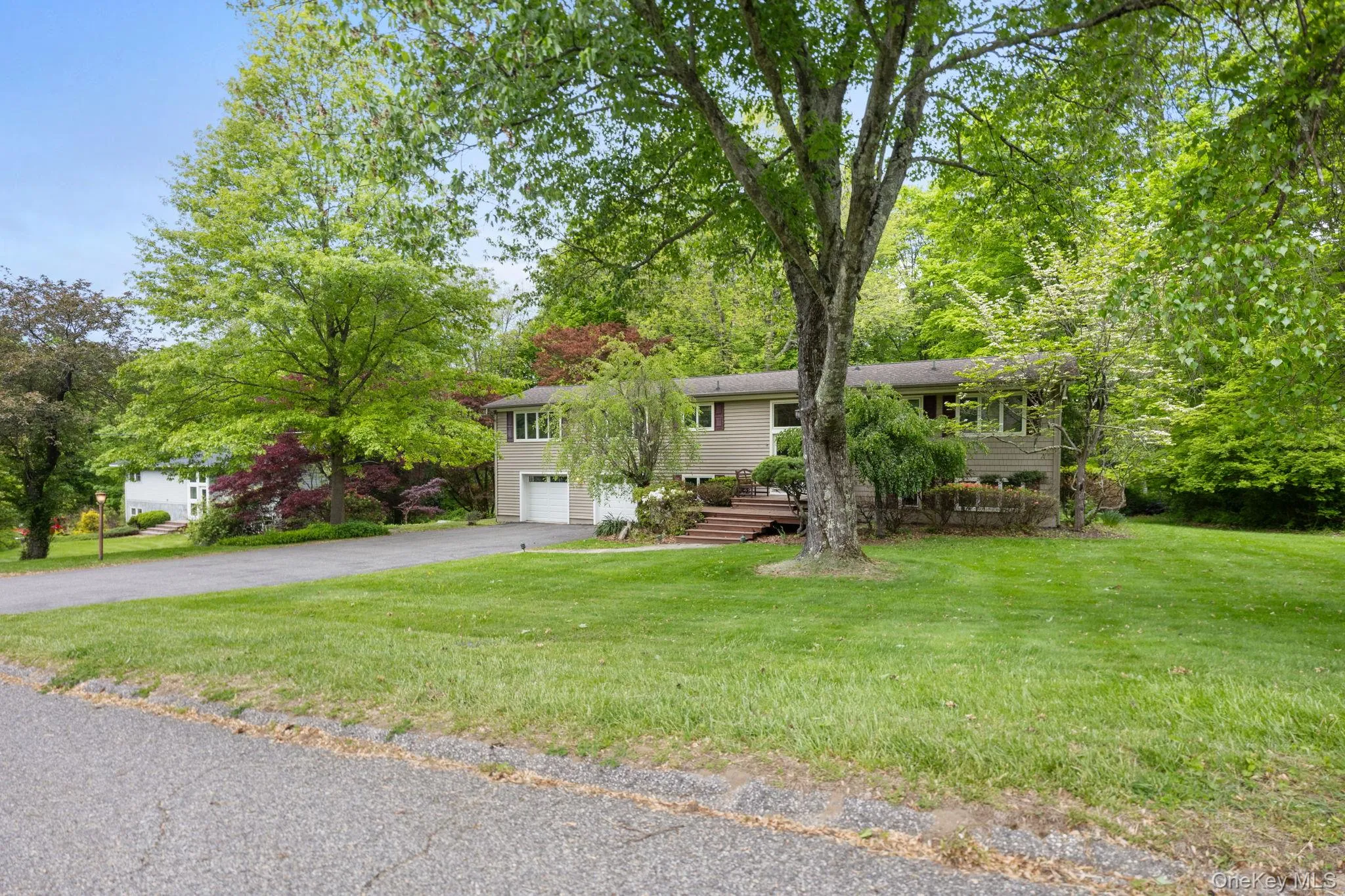 28 Leona Drive, Southeast, NY, 4 Bedrooms Bedrooms, 8 Rooms Rooms,2 BathroomsBathrooms,Residential,For Rent,Leona,0,1003524 28 Leona Drive, Southeast, NY, 4 Bedrooms Bedrooms, 8 Rooms Rooms,2 BathroomsBathrooms,Residential,For Rent,Leona,0,1003524