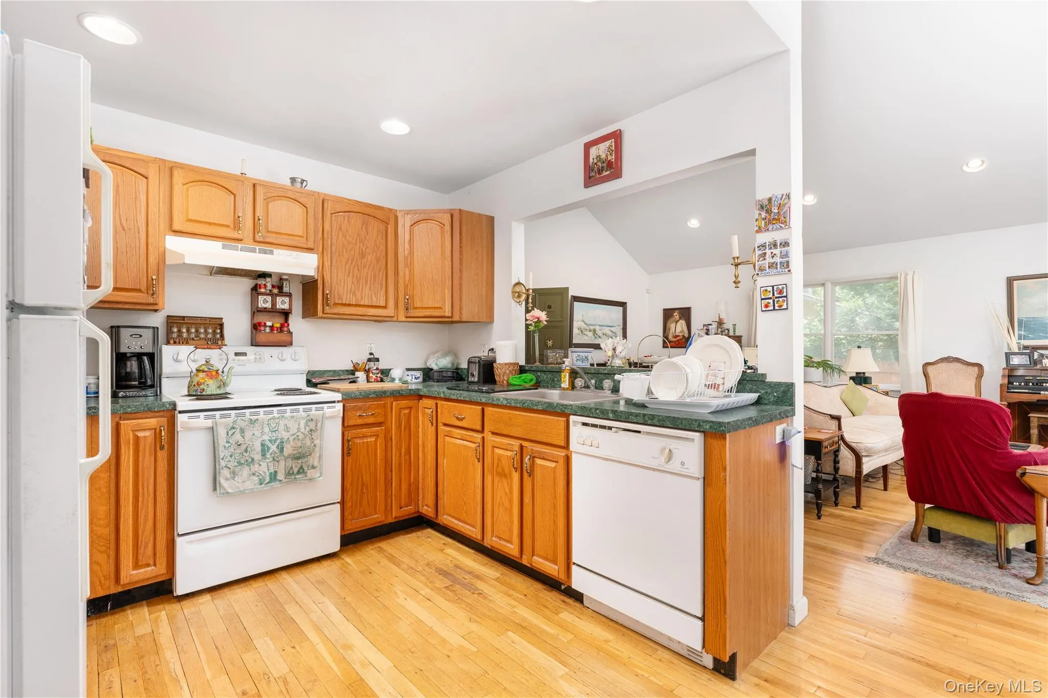 47 Suffolk Road, Southampton, NY, 3 Bedrooms Bedrooms, 8 Rooms Rooms,2 BathroomsBathrooms,Residential,For Rent,Suffolk,0,1003525 47 Suffolk Road, Southampton, NY, 3 Bedrooms Bedrooms, 8 Rooms Rooms,2 BathroomsBathrooms,Residential,For Rent,Suffolk,0,1003525