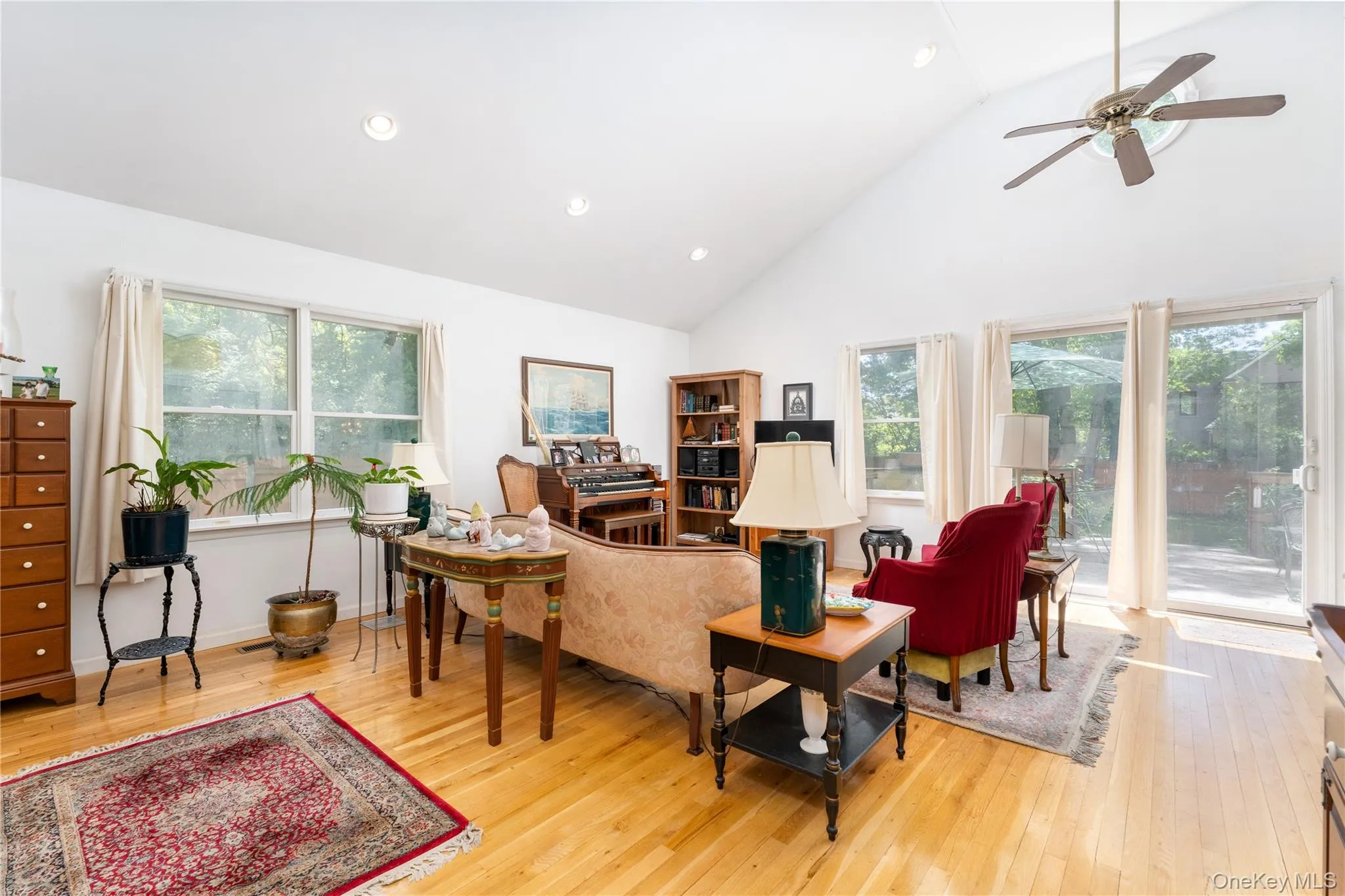 47 Suffolk Road, Southampton, NY, 3 Bedrooms Bedrooms, 8 Rooms Rooms,2 BathroomsBathrooms,Residential,For Rent,Suffolk,0,1003525 47 Suffolk Road, Southampton, NY, 3 Bedrooms Bedrooms, 8 Rooms Rooms,2 BathroomsBathrooms,Residential,For Rent,Suffolk,0,1003525