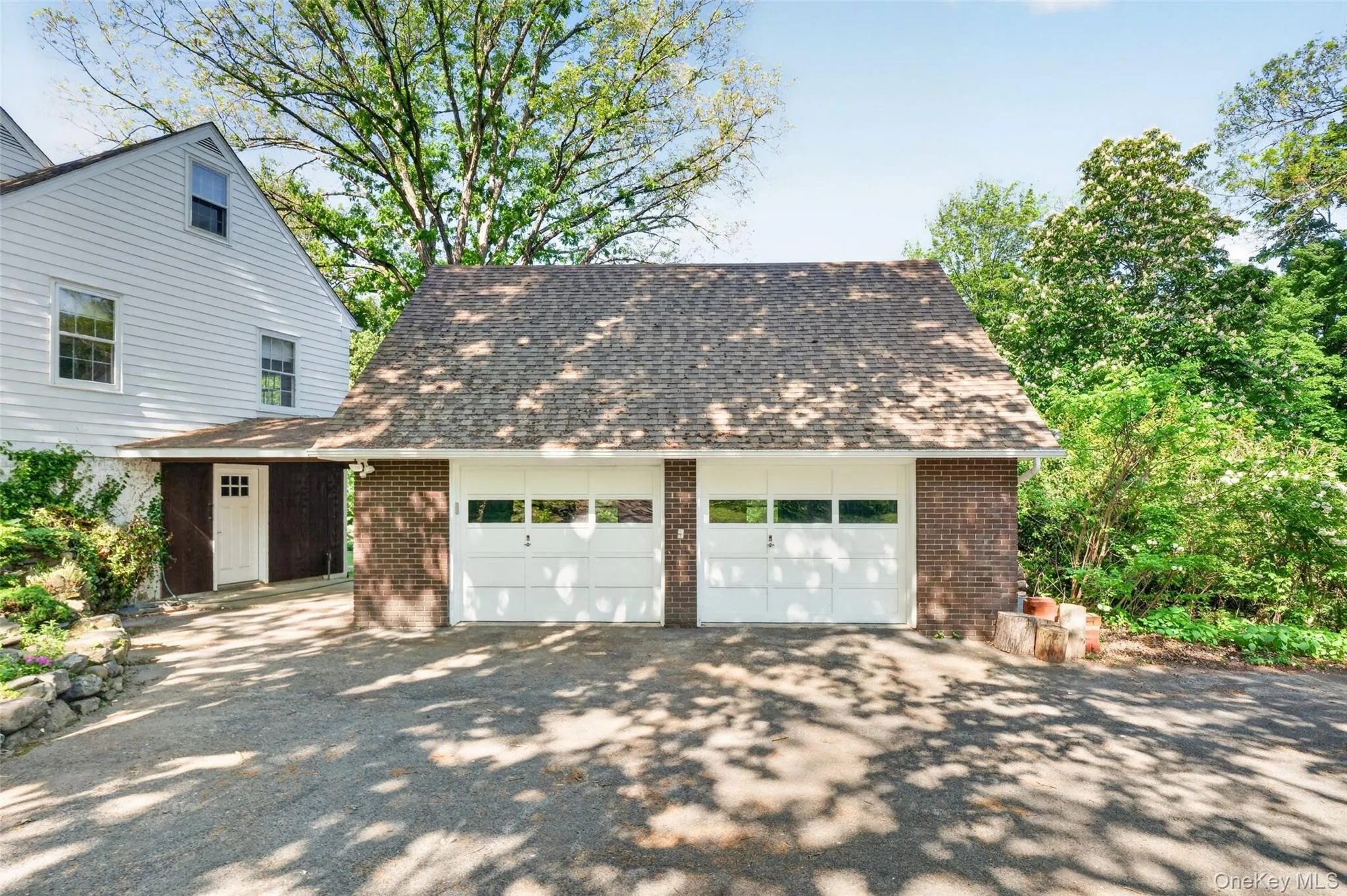 Oversized 2 Car Garage Oversized 2 Car Garage