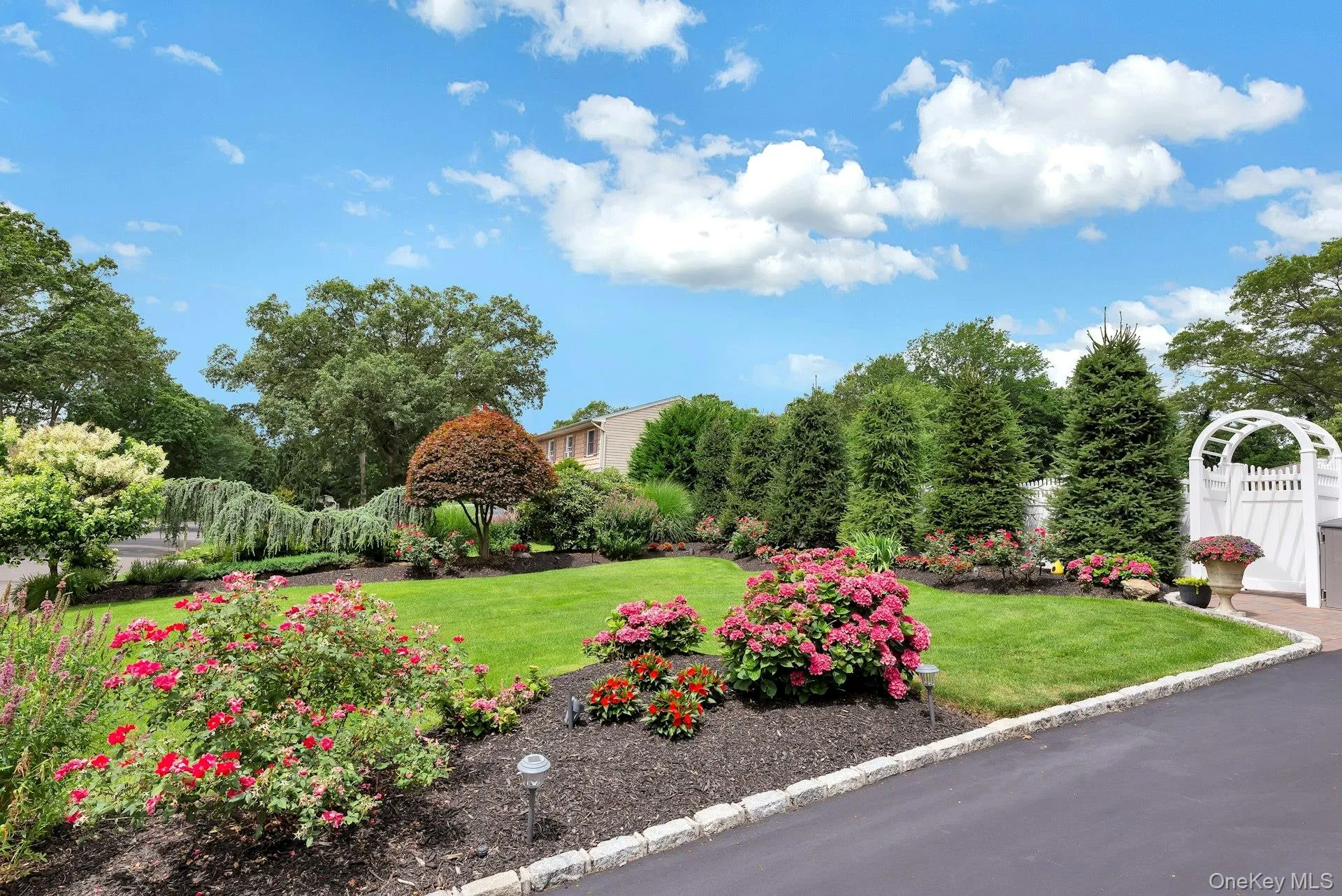 23 Gaynor Avenue, Smithtown, NY, 4 Bedrooms Bedrooms, 8 Rooms Rooms,2 BathroomsBathrooms,Residential,For Rent,Gaynor,0,1003531 23 Gaynor Avenue, Smithtown, NY, 4 Bedrooms Bedrooms, 8 Rooms Rooms,2 BathroomsBathrooms,Residential,For Rent,Gaynor,0,1003531