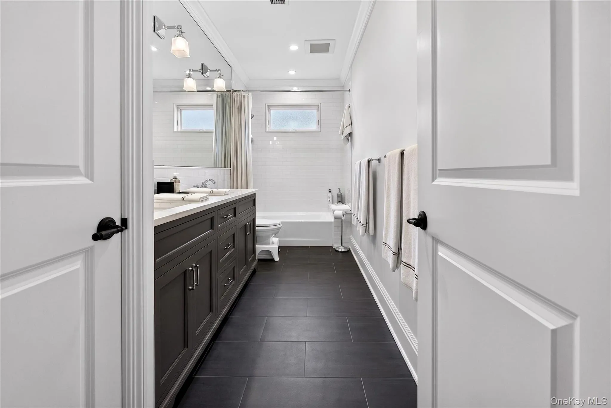 379 Frost Pond Road, Oyster Bay, NY, 3 Bedrooms Bedrooms, 10 Rooms Rooms,2 BathroomsBathrooms,Residential,For Rent,Frost Pond,0,1003540 379 Frost Pond Road, Oyster Bay, NY, 3 Bedrooms Bedrooms, 10 Rooms Rooms,2 BathroomsBathrooms,Residential,For Rent,Frost Pond,0,1003540