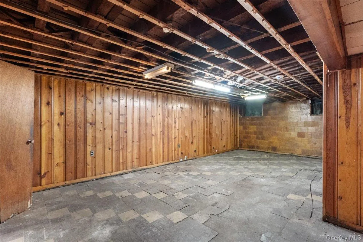 8253 251st Street, New York, NY, 3 Bedrooms Bedrooms, 6 Rooms Rooms,1 BathroomBathrooms,Residential,For Rent,251st,0,1003542 8253 251st Street, New York, NY, 3 Bedrooms Bedrooms, 6 Rooms Rooms,1 BathroomBathrooms,Residential,For Rent,251st,0,1003542