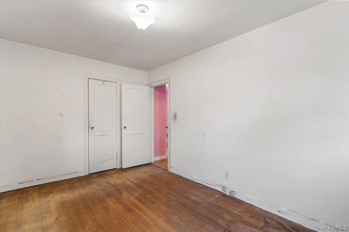 8253 251st Street, New York, NY, 3 Bedrooms Bedrooms, 6 Rooms Rooms,1 BathroomBathrooms,Residential,For Rent,251st,0,1003542 8253 251st Street, New York, NY, 3 Bedrooms Bedrooms, 6 Rooms Rooms,1 BathroomBathrooms,Residential,For Rent,251st,0,1003542