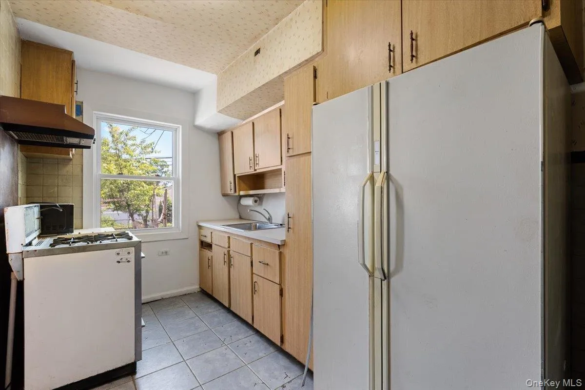 8253 251st Street, New York, NY, 3 Bedrooms Bedrooms, 6 Rooms Rooms,1 BathroomBathrooms,Residential,For Rent,251st,0,1003542 8253 251st Street, New York, NY, 3 Bedrooms Bedrooms, 6 Rooms Rooms,1 BathroomBathrooms,Residential,For Rent,251st,0,1003542