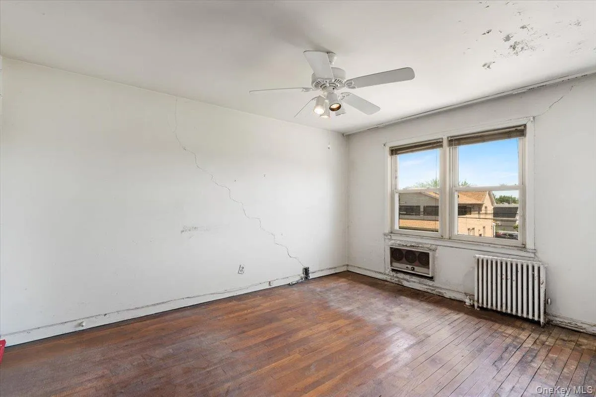 8253 251st Street, New York, NY, 3 Bedrooms Bedrooms, 6 Rooms Rooms,1 BathroomBathrooms,Residential,For Rent,251st,0,1003542 8253 251st Street, New York, NY, 3 Bedrooms Bedrooms, 6 Rooms Rooms,1 BathroomBathrooms,Residential,For Rent,251st,0,1003542