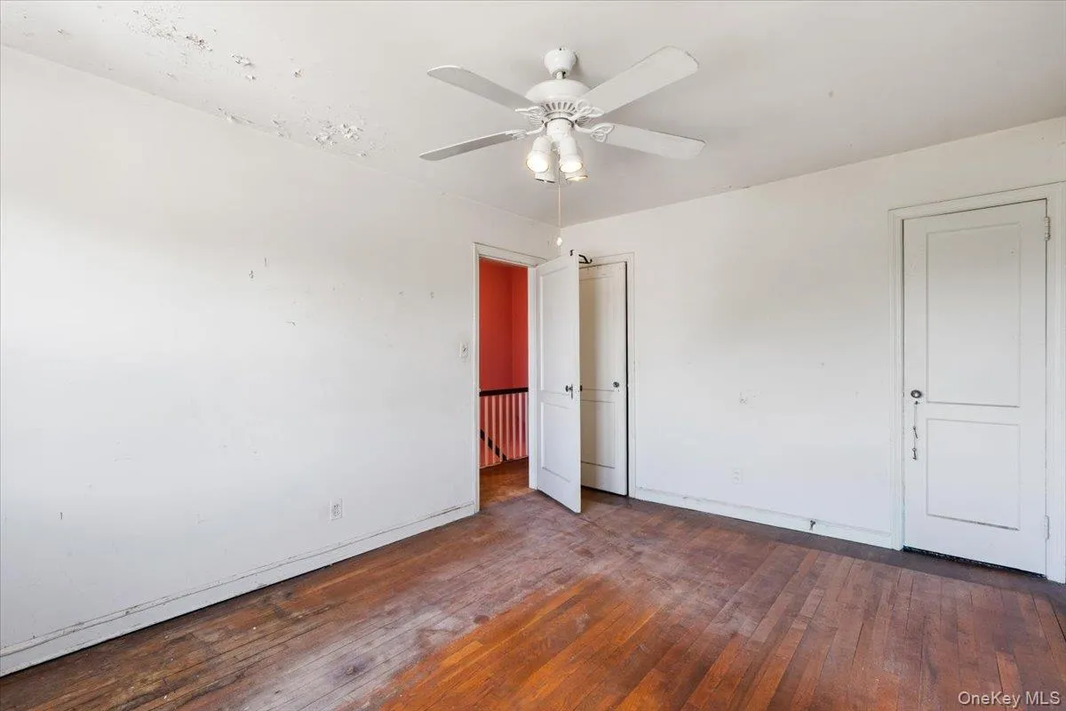 8253 251st Street, New York, NY, 3 Bedrooms Bedrooms, 6 Rooms Rooms,1 BathroomBathrooms,Residential,For Rent,251st,0,1003542 8253 251st Street, New York, NY, 3 Bedrooms Bedrooms, 6 Rooms Rooms,1 BathroomBathrooms,Residential,For Rent,251st,0,1003542