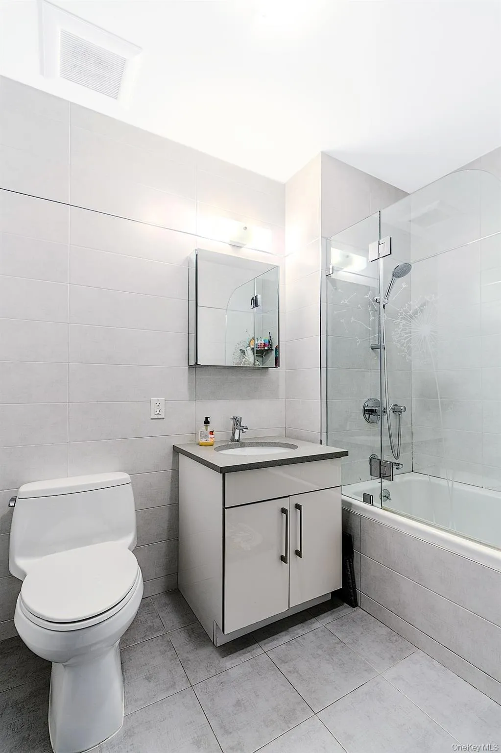37 End Avenue, New York, NY, 2 Bedrooms Bedrooms, 4 Rooms Rooms,2 BathroomsBathrooms,Residential Sale,For Rent,End,0,1003543 37 End Avenue, New York, NY, 2 Bedrooms Bedrooms, 4 Rooms Rooms,2 BathroomsBathrooms,Residential Sale,For Rent,End,0,1003543
