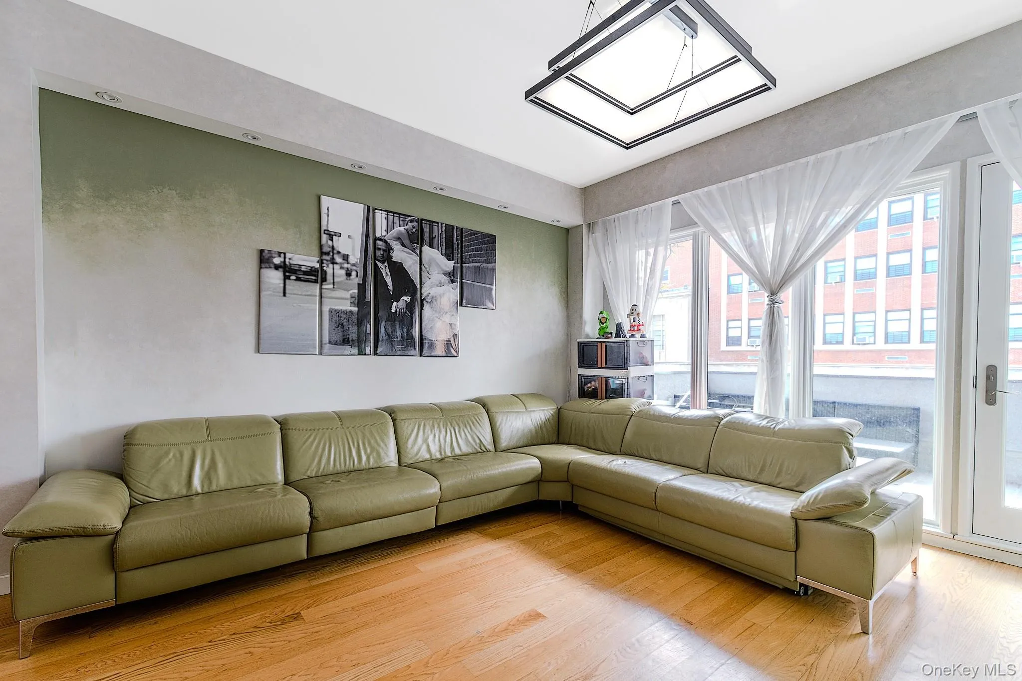 37 End Avenue, New York, NY, 2 Bedrooms Bedrooms, 4 Rooms Rooms,2 BathroomsBathrooms,Residential Sale,For Rent,End,0,1003543 37 End Avenue, New York, NY, 2 Bedrooms Bedrooms, 4 Rooms Rooms,2 BathroomsBathrooms,Residential Sale,For Rent,End,0,1003543