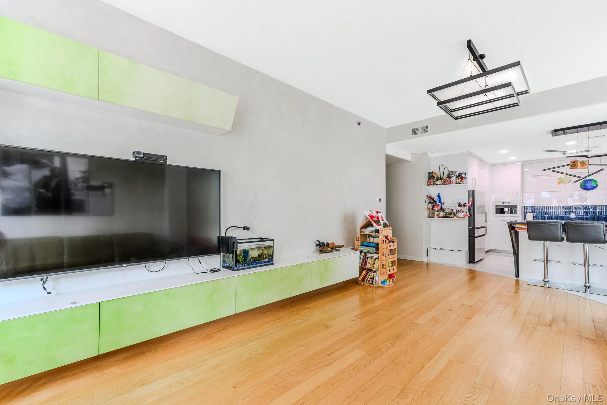 37 End Avenue, New York, NY, 2 Bedrooms Bedrooms, 4 Rooms Rooms,2 BathroomsBathrooms,Residential Sale,For Rent,End,0,1003543 37 End Avenue, New York, NY, 2 Bedrooms Bedrooms, 4 Rooms Rooms,2 BathroomsBathrooms,Residential Sale,For Rent,End,0,1003543