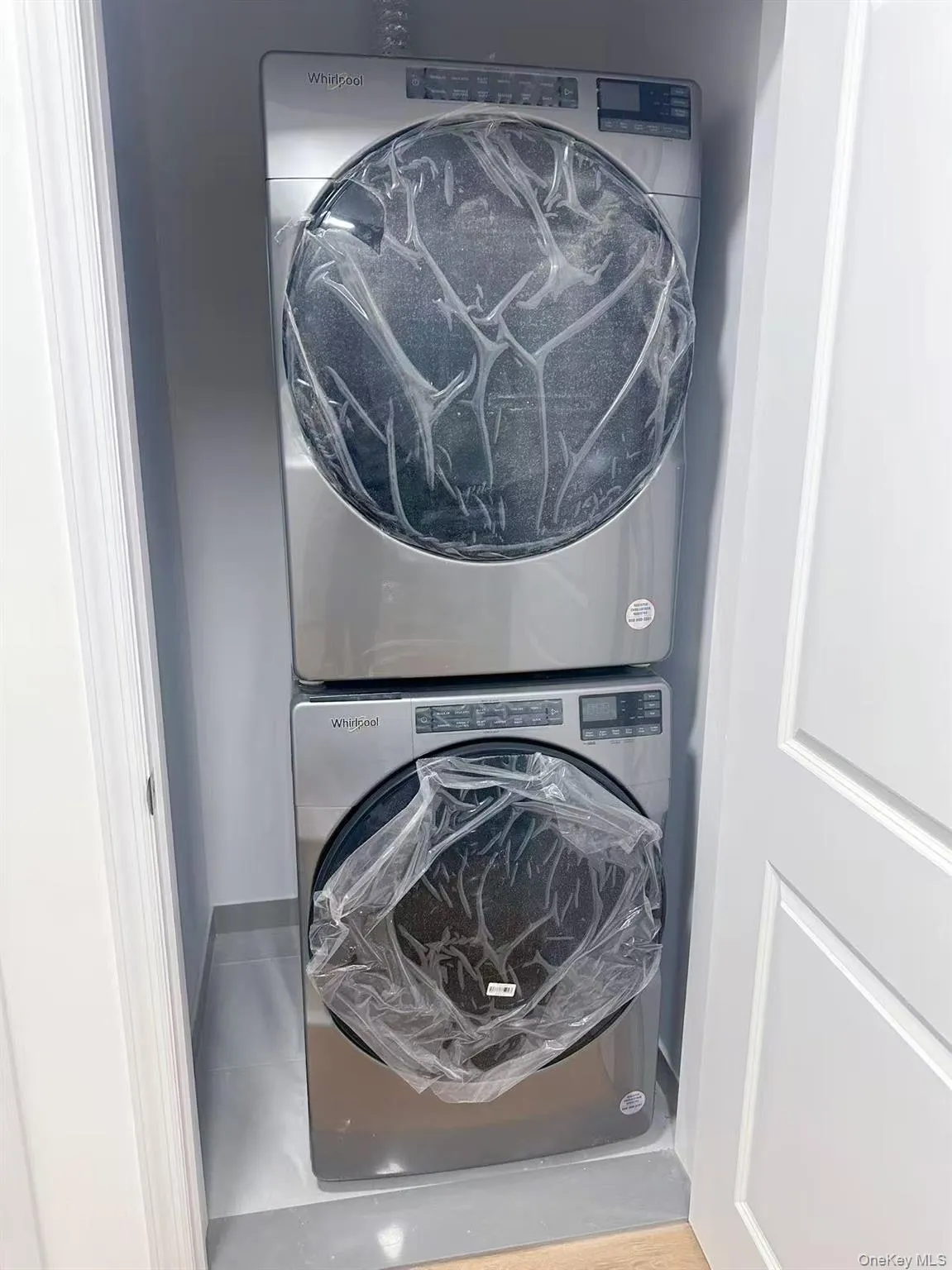 30-87 Steinway Street, New York, NY, 3 Bedrooms Bedrooms, 5 Rooms Rooms,2 BathroomsBathrooms,Residential Lease,For Rent,Steinway,0,1003544 30-87 Steinway Street, New York, NY, 3 Bedrooms Bedrooms, 5 Rooms Rooms,2 BathroomsBathrooms,Residential Lease,For Rent,Steinway,0,1003544