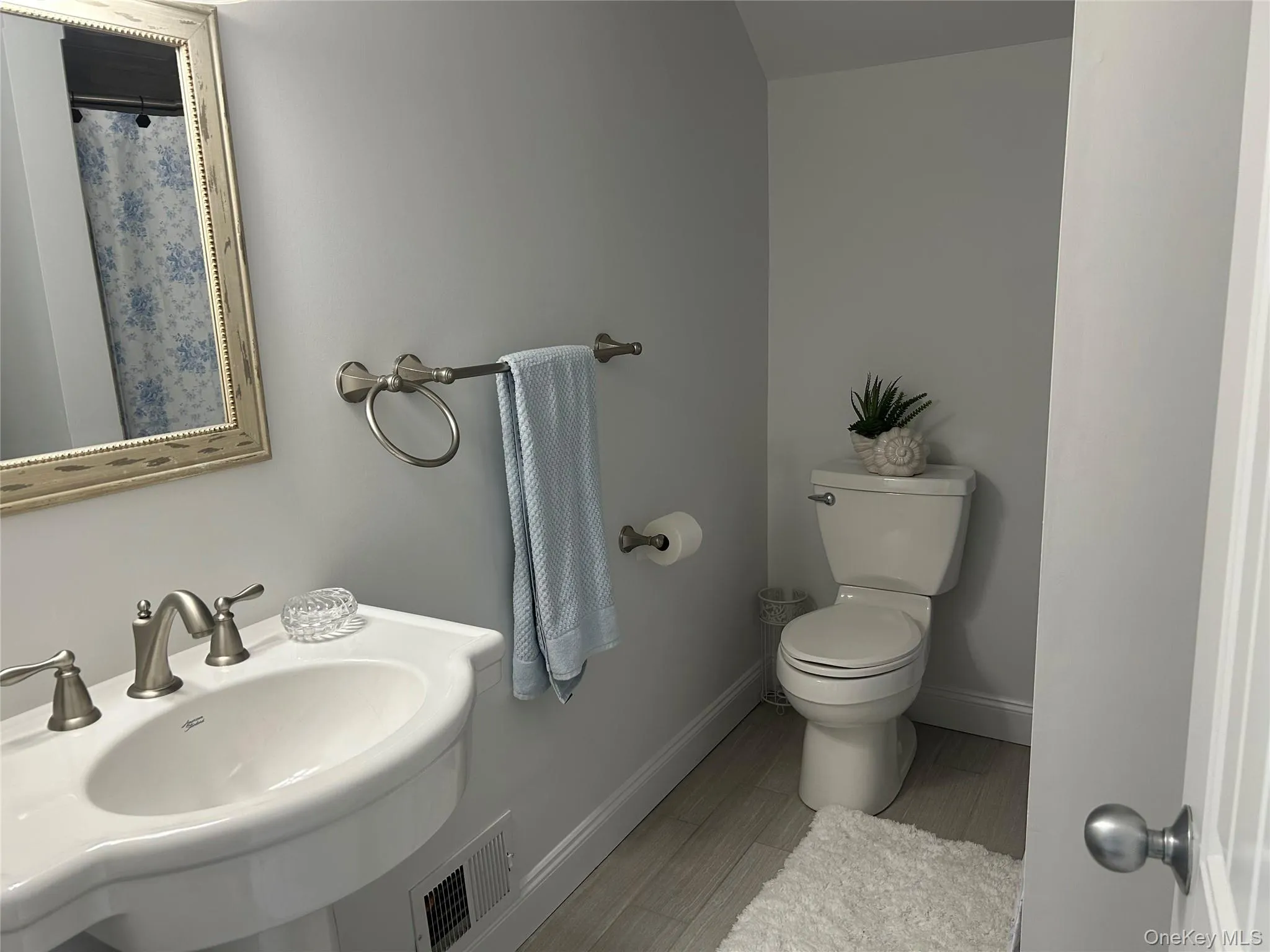 2nd Floor Full Bathroom 2nd Floor Full Bathroom