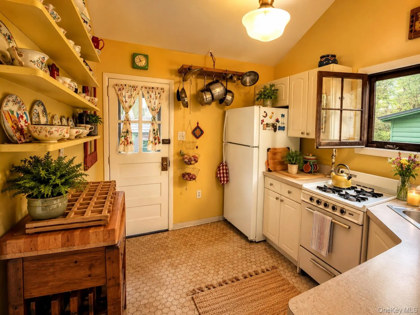 68 Huntington Avenue, Bethel, NY, 2 Bedrooms Bedrooms, 6 Rooms Rooms,1 BathroomBathrooms,Residential,For Rent,Huntington,0,1003549 68 Huntington Avenue, Bethel, NY, 2 Bedrooms Bedrooms, 6 Rooms Rooms,1 BathroomBathrooms,Residential,For Rent,Huntington,0,1003549
