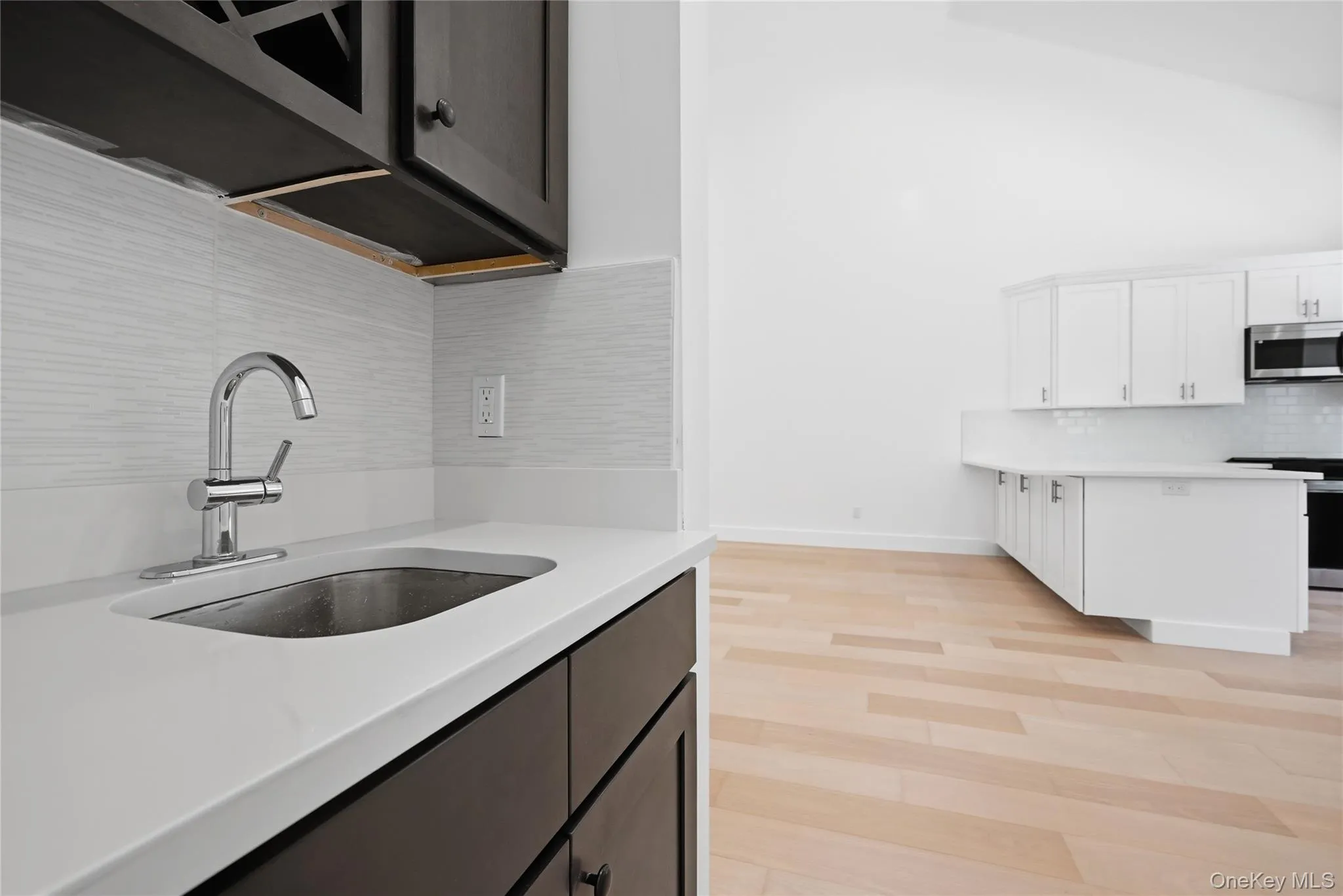 19 Montauk Highway, Southampton, NY, 2 Bedrooms Bedrooms, 5 Rooms Rooms,2 BathroomsBathrooms,Residential,For Rent,Montauk,0,1003552 19 Montauk Highway, Southampton, NY, 2 Bedrooms Bedrooms, 5 Rooms Rooms,2 BathroomsBathrooms,Residential,For Rent,Montauk,0,1003552