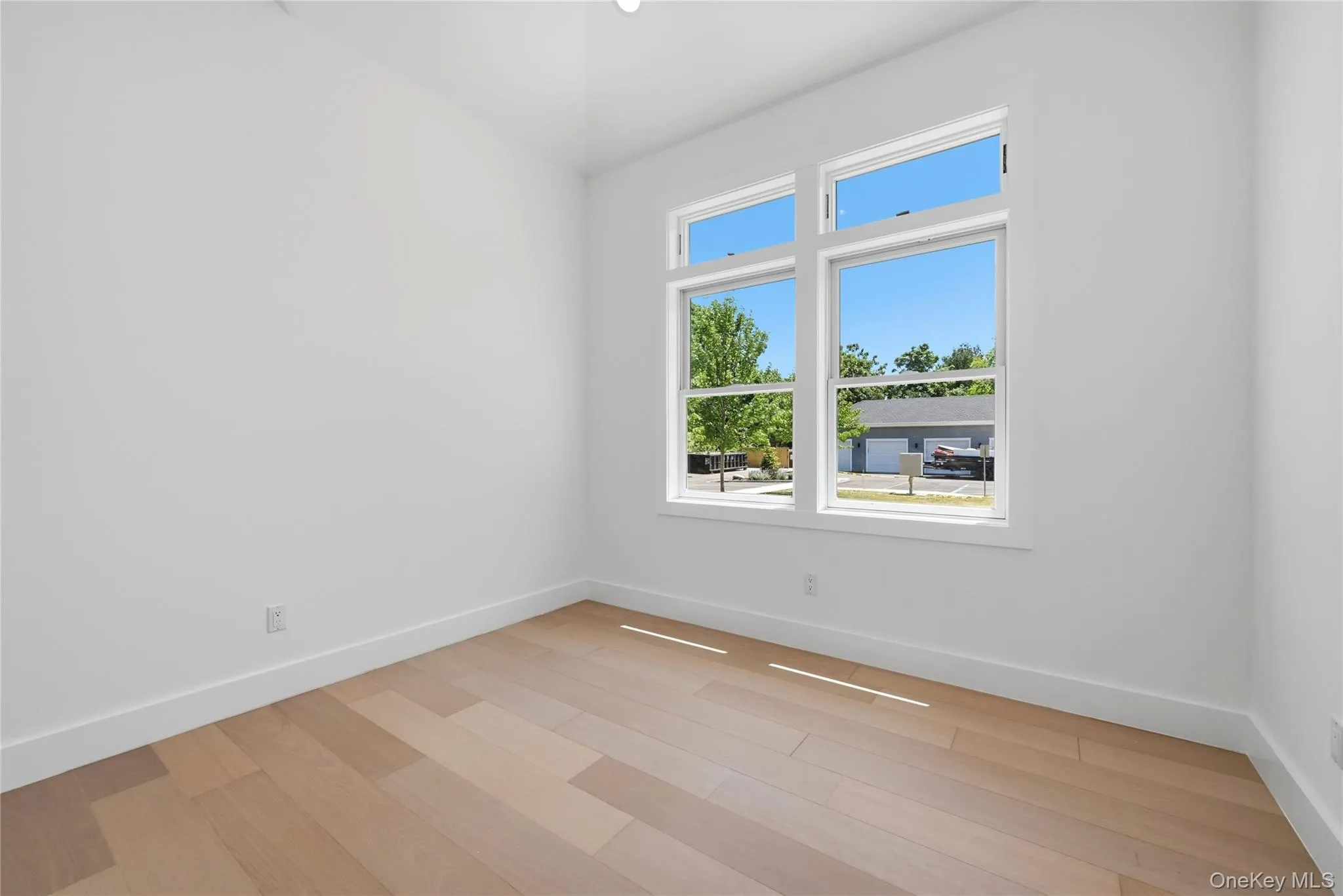 19 Montauk Highway, Southampton, NY, 2 Bedrooms Bedrooms, 5 Rooms Rooms,2 BathroomsBathrooms,Residential,For Rent,Montauk,0,1003552 19 Montauk Highway, Southampton, NY, 2 Bedrooms Bedrooms, 5 Rooms Rooms,2 BathroomsBathrooms,Residential,For Rent,Montauk,0,1003552