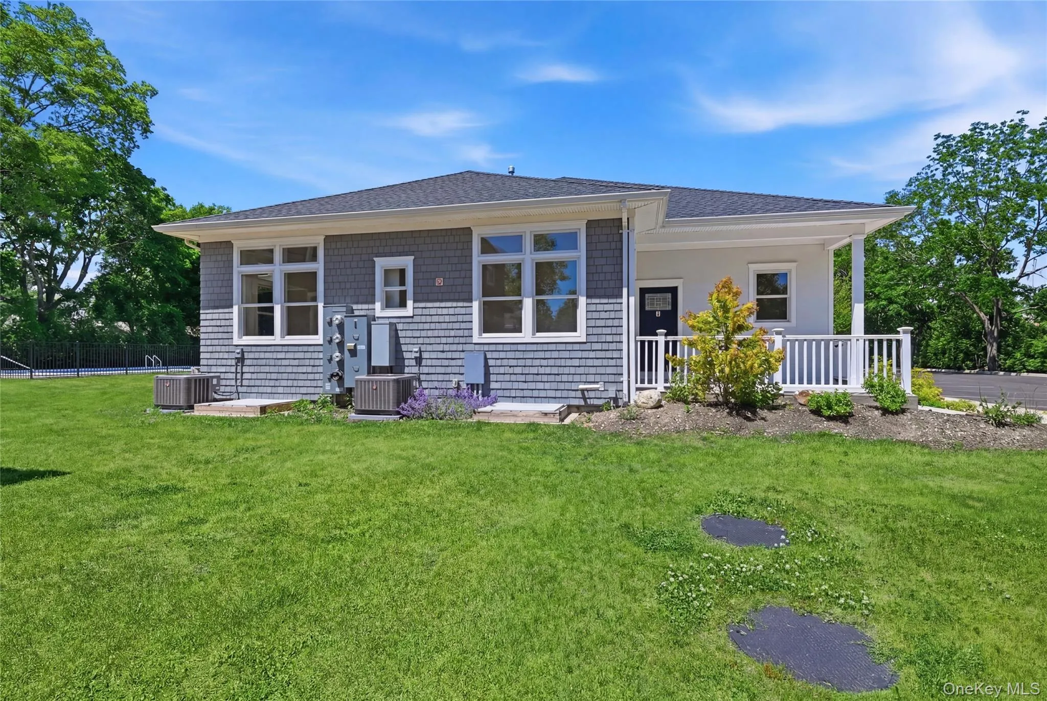 19 Montauk Highway, Southampton, NY, 2 Bedrooms Bedrooms, 5 Rooms Rooms,2 BathroomsBathrooms,Residential,For Rent,Montauk,0,1003552 19 Montauk Highway, Southampton, NY, 2 Bedrooms Bedrooms, 5 Rooms Rooms,2 BathroomsBathrooms,Residential,For Rent,Montauk,0,1003552