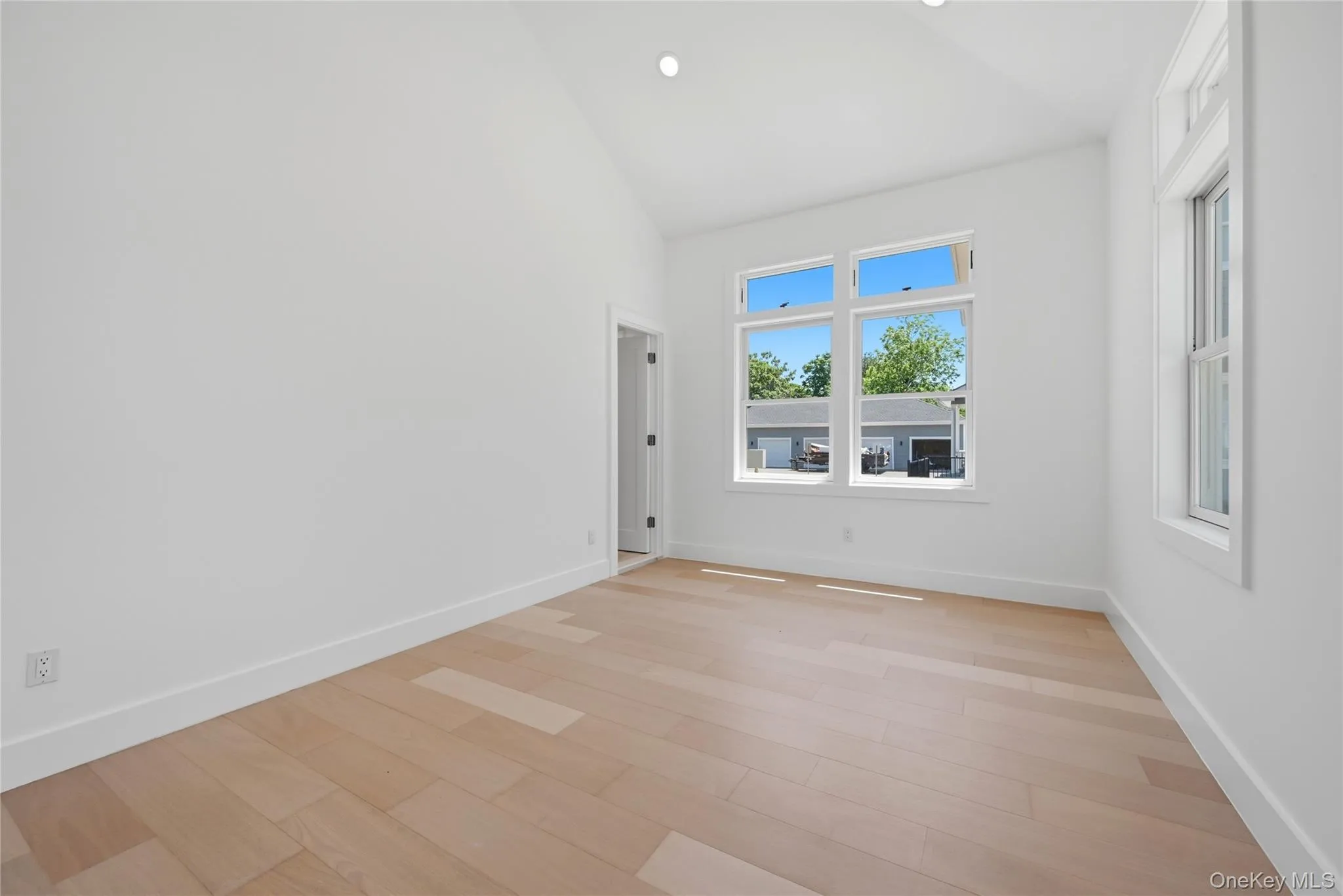 19 Montauk Highway, Southampton, NY, 2 Bedrooms Bedrooms, 5 Rooms Rooms,2 BathroomsBathrooms,Residential,For Rent,Montauk,0,1003552 19 Montauk Highway, Southampton, NY, 2 Bedrooms Bedrooms, 5 Rooms Rooms,2 BathroomsBathrooms,Residential,For Rent,Montauk,0,1003552