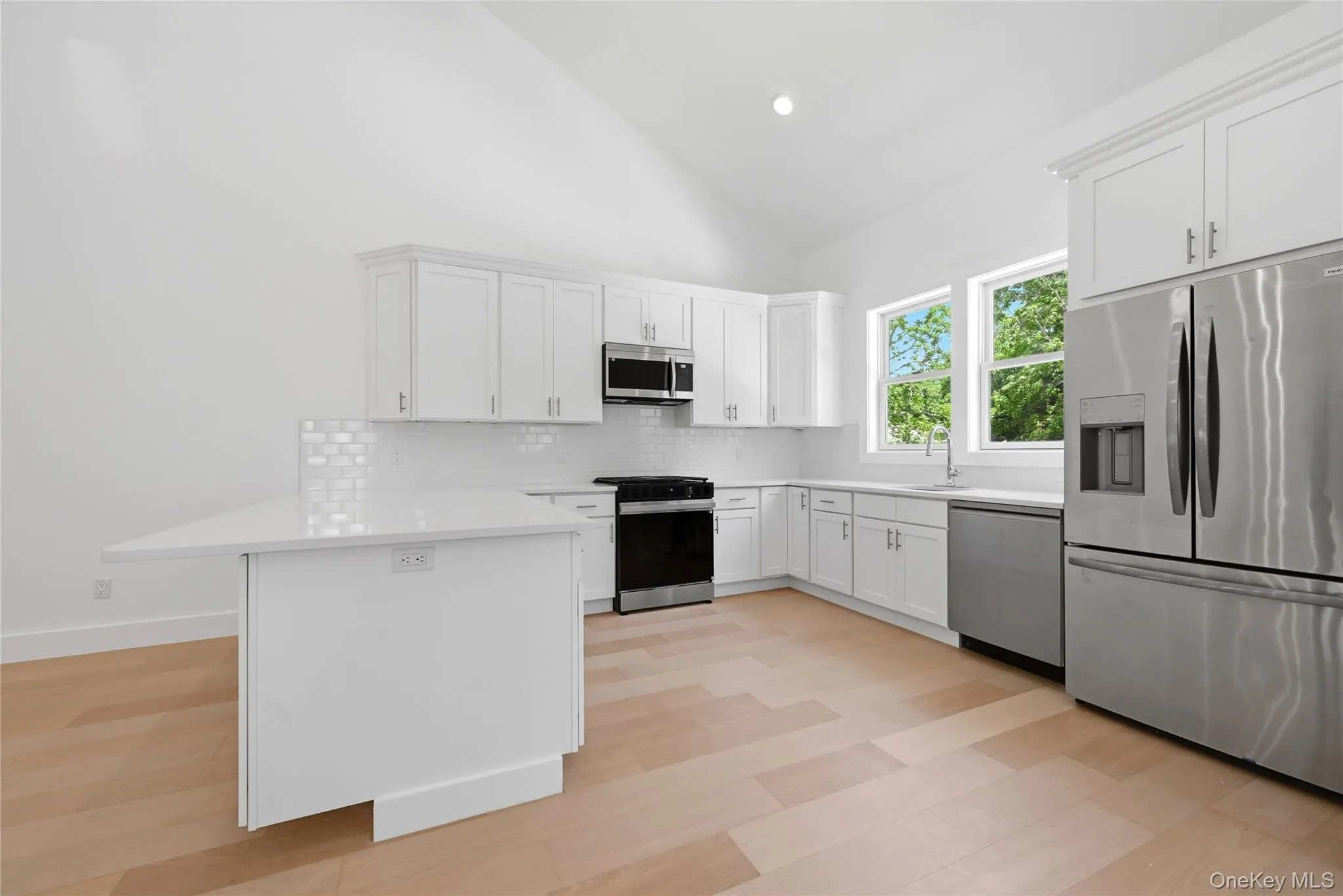 19 Montauk Highway, Southampton, NY, 2 Bedrooms Bedrooms, 5 Rooms Rooms,2 BathroomsBathrooms,Residential,For Rent,Montauk,0,1003552 19 Montauk Highway, Southampton, NY, 2 Bedrooms Bedrooms, 5 Rooms Rooms,2 BathroomsBathrooms,Residential,For Rent,Montauk,0,1003552