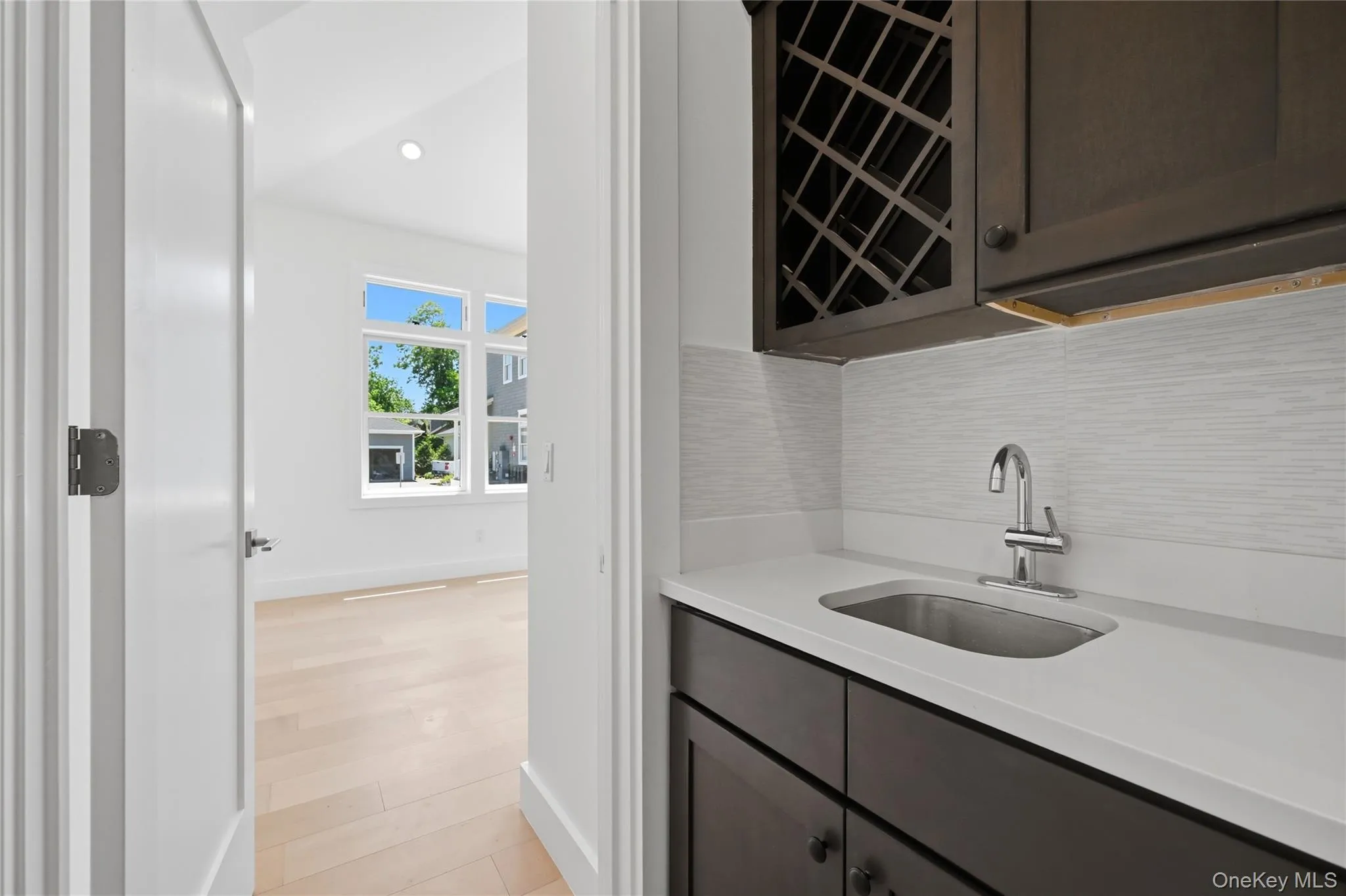 19 Montauk Highway, Southampton, NY, 2 Bedrooms Bedrooms, 5 Rooms Rooms,2 BathroomsBathrooms,Residential,For Rent,Montauk,0,1003552 19 Montauk Highway, Southampton, NY, 2 Bedrooms Bedrooms, 5 Rooms Rooms,2 BathroomsBathrooms,Residential,For Rent,Montauk,0,1003552