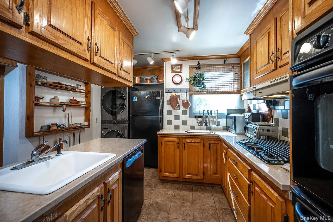 53 Tyrrel Road, Pleasant Valley, NY, 4 Bedrooms Bedrooms, 7 Rooms Rooms,1 BathroomBathrooms,Residential Sale,For Rent,Tyrrel,0,1003553 53 Tyrrel Road, Pleasant Valley, NY, 4 Bedrooms Bedrooms, 7 Rooms Rooms,1 BathroomBathrooms,Residential Sale,For Rent,Tyrrel,0,1003553