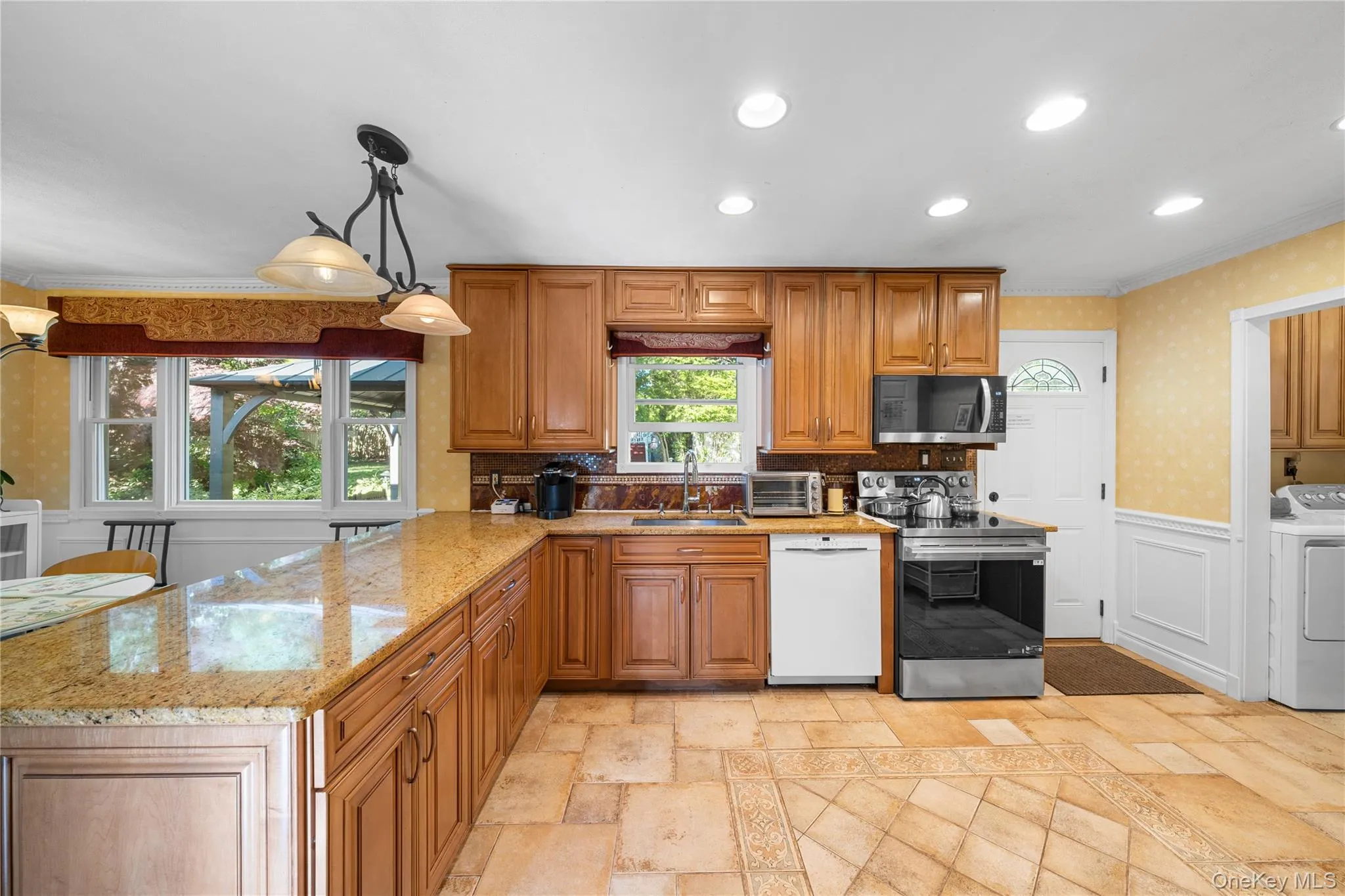53 Jarvin Road, Brookhaven, NY, 4 Bedrooms Bedrooms, 10 Rooms Rooms,1 BathroomBathrooms,Residential,For Rent,Jarvin,0,KEY1003555 53 Jarvin Road, Brookhaven, NY, 4 Bedrooms Bedrooms, 10 Rooms Rooms,1 BathroomBathrooms,Residential,For Rent,Jarvin,0,KEY1003555
