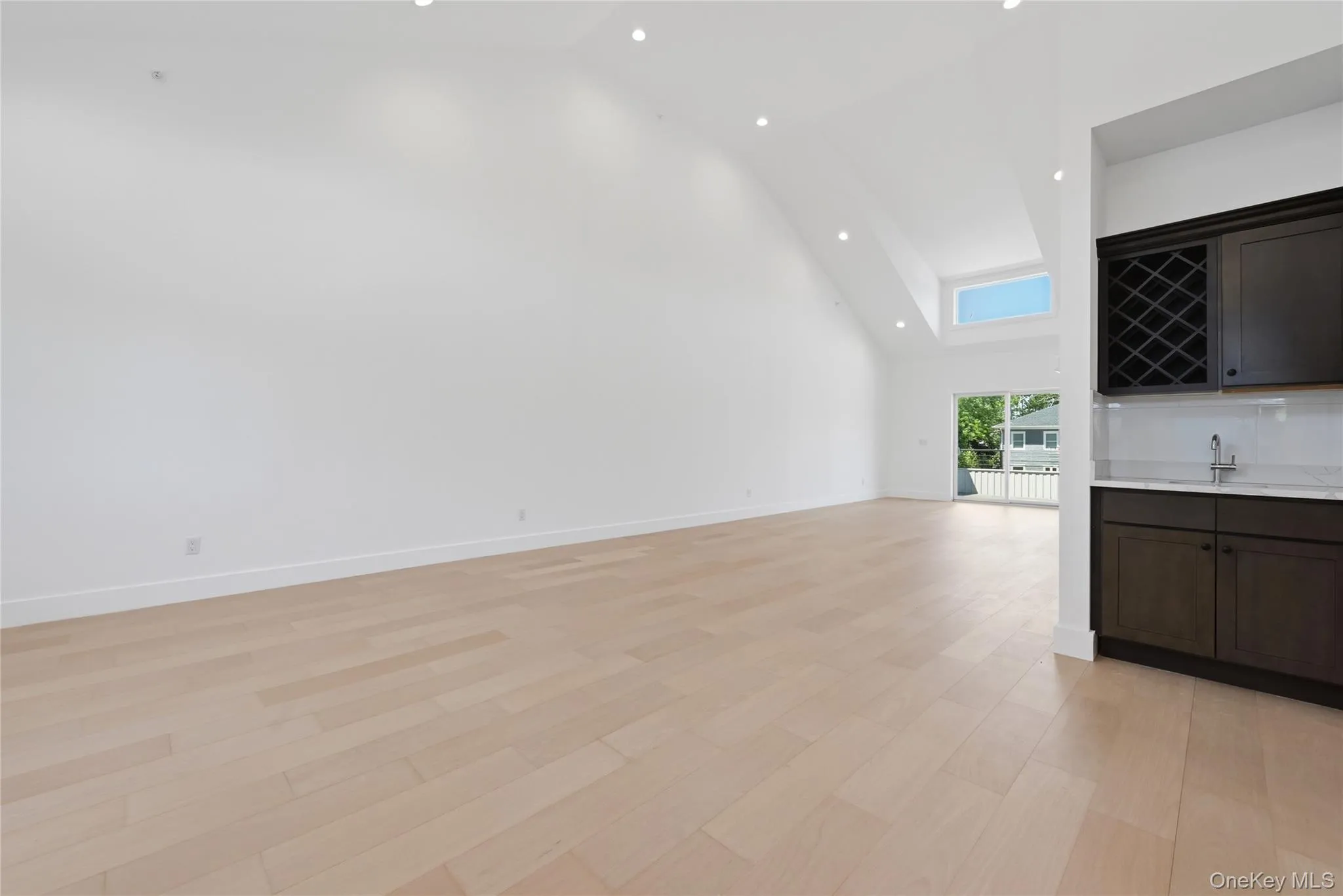 19 Montauk Highway, Southampton, NY, 2 Bedrooms Bedrooms, 5 Rooms Rooms,2 BathroomsBathrooms,Residential,For Rent,Montauk,0,1003556 19 Montauk Highway, Southampton, NY, 2 Bedrooms Bedrooms, 5 Rooms Rooms,2 BathroomsBathrooms,Residential,For Rent,Montauk,0,1003556