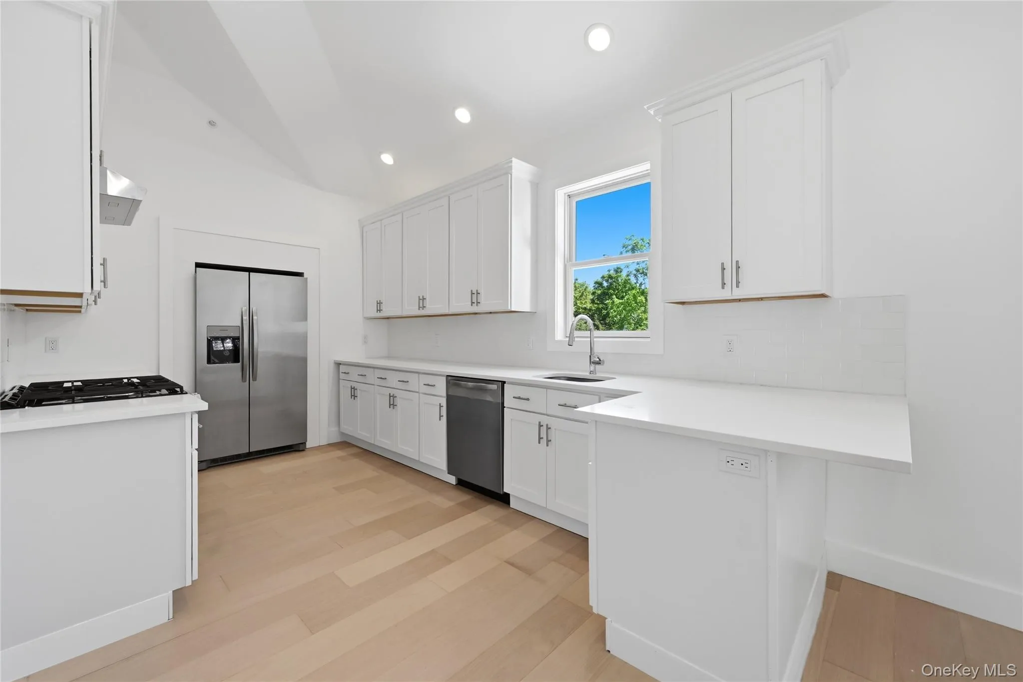 19 Montauk Highway, Southampton, NY, 2 Bedrooms Bedrooms, 5 Rooms Rooms,2 BathroomsBathrooms,Residential,For Rent,Montauk,0,1003556 19 Montauk Highway, Southampton, NY, 2 Bedrooms Bedrooms, 5 Rooms Rooms,2 BathroomsBathrooms,Residential,For Rent,Montauk,0,1003556