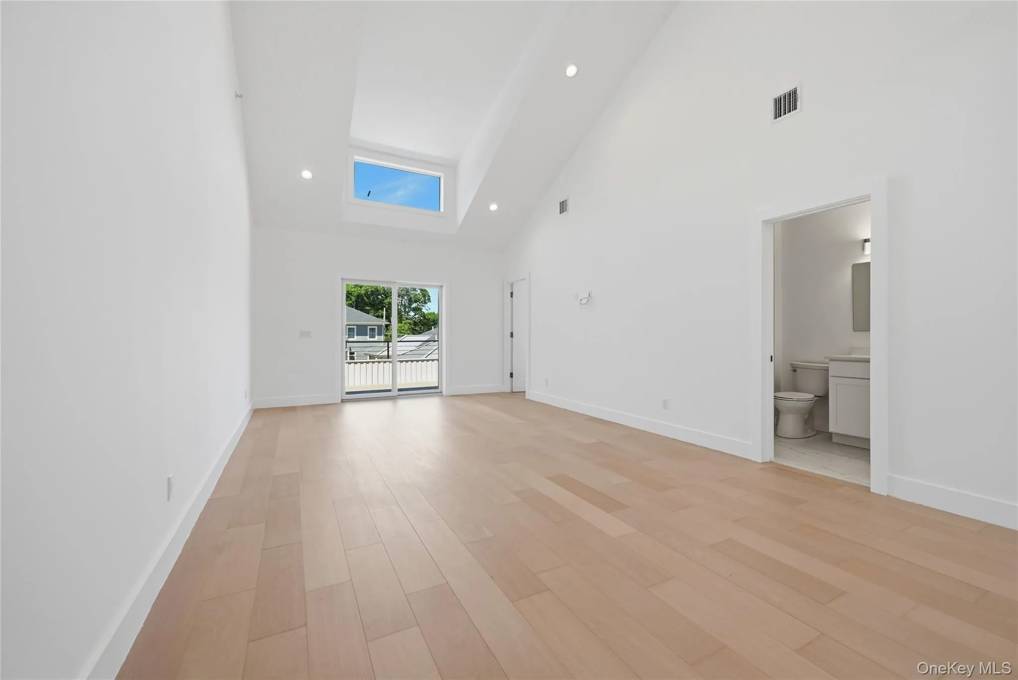19 Montauk Highway, Southampton, NY, 2 Bedrooms Bedrooms, 5 Rooms Rooms,2 BathroomsBathrooms,Residential,For Rent,Montauk,0,1003556 19 Montauk Highway, Southampton, NY, 2 Bedrooms Bedrooms, 5 Rooms Rooms,2 BathroomsBathrooms,Residential,For Rent,Montauk,0,1003556