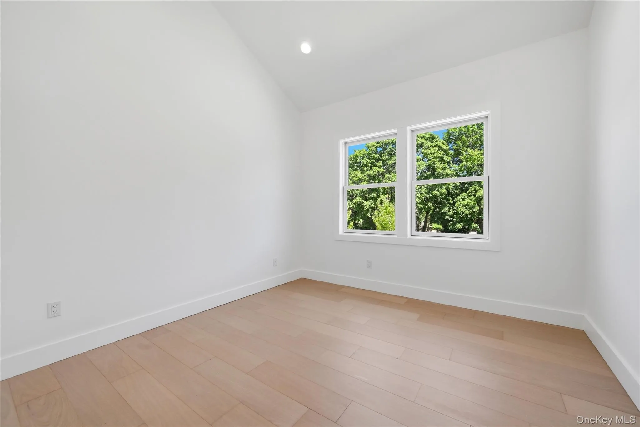 19 Montauk Highway, Southampton, NY, 2 Bedrooms Bedrooms, 5 Rooms Rooms,2 BathroomsBathrooms,Residential,For Rent,Montauk,0,1003556 19 Montauk Highway, Southampton, NY, 2 Bedrooms Bedrooms, 5 Rooms Rooms,2 BathroomsBathrooms,Residential,For Rent,Montauk,0,1003556
