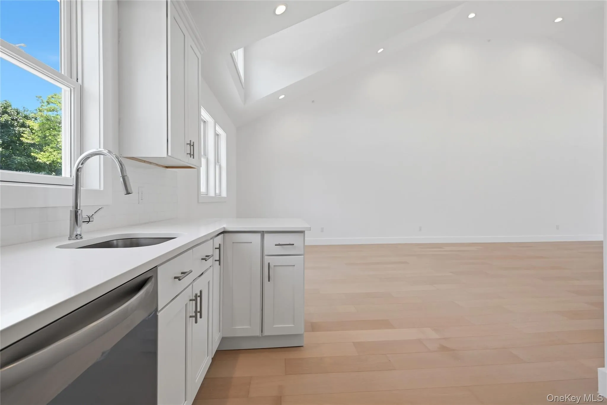 19 Montauk Highway, Southampton, NY, 2 Bedrooms Bedrooms, 5 Rooms Rooms,2 BathroomsBathrooms,Residential,For Rent,Montauk,0,1003556 19 Montauk Highway, Southampton, NY, 2 Bedrooms Bedrooms, 5 Rooms Rooms,2 BathroomsBathrooms,Residential,For Rent,Montauk,0,1003556