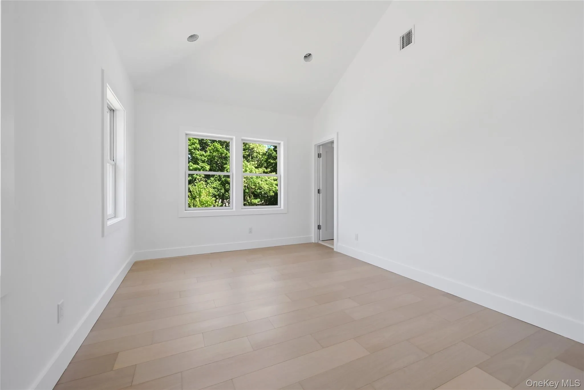 19 Montauk Highway, Southampton, NY, 2 Bedrooms Bedrooms, 5 Rooms Rooms,2 BathroomsBathrooms,Residential,For Rent,Montauk,0,1003556 19 Montauk Highway, Southampton, NY, 2 Bedrooms Bedrooms, 5 Rooms Rooms,2 BathroomsBathrooms,Residential,For Rent,Montauk,0,1003556