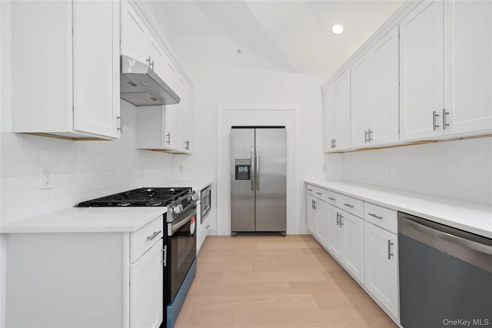19 Montauk Highway, Southampton, NY, 2 Bedrooms Bedrooms, 5 Rooms Rooms,2 BathroomsBathrooms,Residential,For Rent,Montauk,0,1003556 19 Montauk Highway, Southampton, NY, 2 Bedrooms Bedrooms, 5 Rooms Rooms,2 BathroomsBathrooms,Residential,For Rent,Montauk,0,1003556