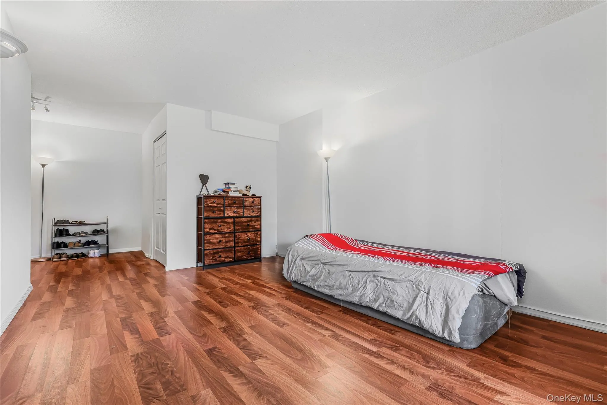 118-17 Union, New York, NY, 3 Rooms Rooms,1 BathroomBathrooms,Residential Sale,For Rent,Union,0,1003557 118-17 Union, New York, NY, 3 Rooms Rooms,1 BathroomBathrooms,Residential Sale,For Rent,Union,0,1003557
