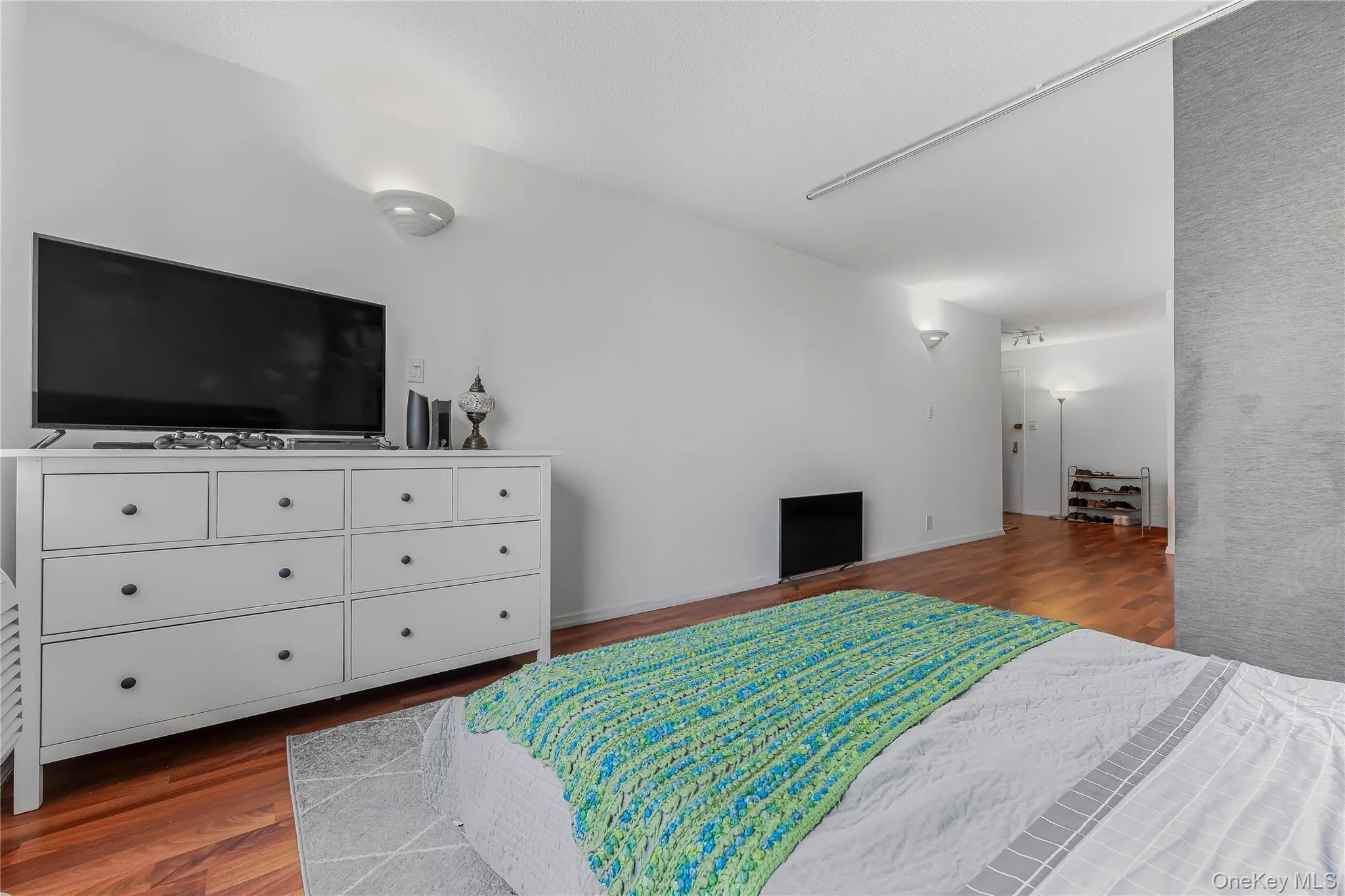 118-17 Union, New York, NY, 3 Rooms Rooms,1 BathroomBathrooms,Residential Sale,For Rent,Union,0,1003557 118-17 Union, New York, NY, 3 Rooms Rooms,1 BathroomBathrooms,Residential Sale,For Rent,Union,0,1003557