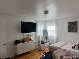 77 34 162nd Street, New York, NY, 3 Bedrooms Bedrooms, 7 Rooms Rooms,1 BathroomBathrooms,Residential Lease,For Rent,162nd,0,1003567 77 34 162nd Street, New York, NY, 3 Bedrooms Bedrooms, 7 Rooms Rooms,1 BathroomBathrooms,Residential Lease,For Rent,162nd,0,1003567