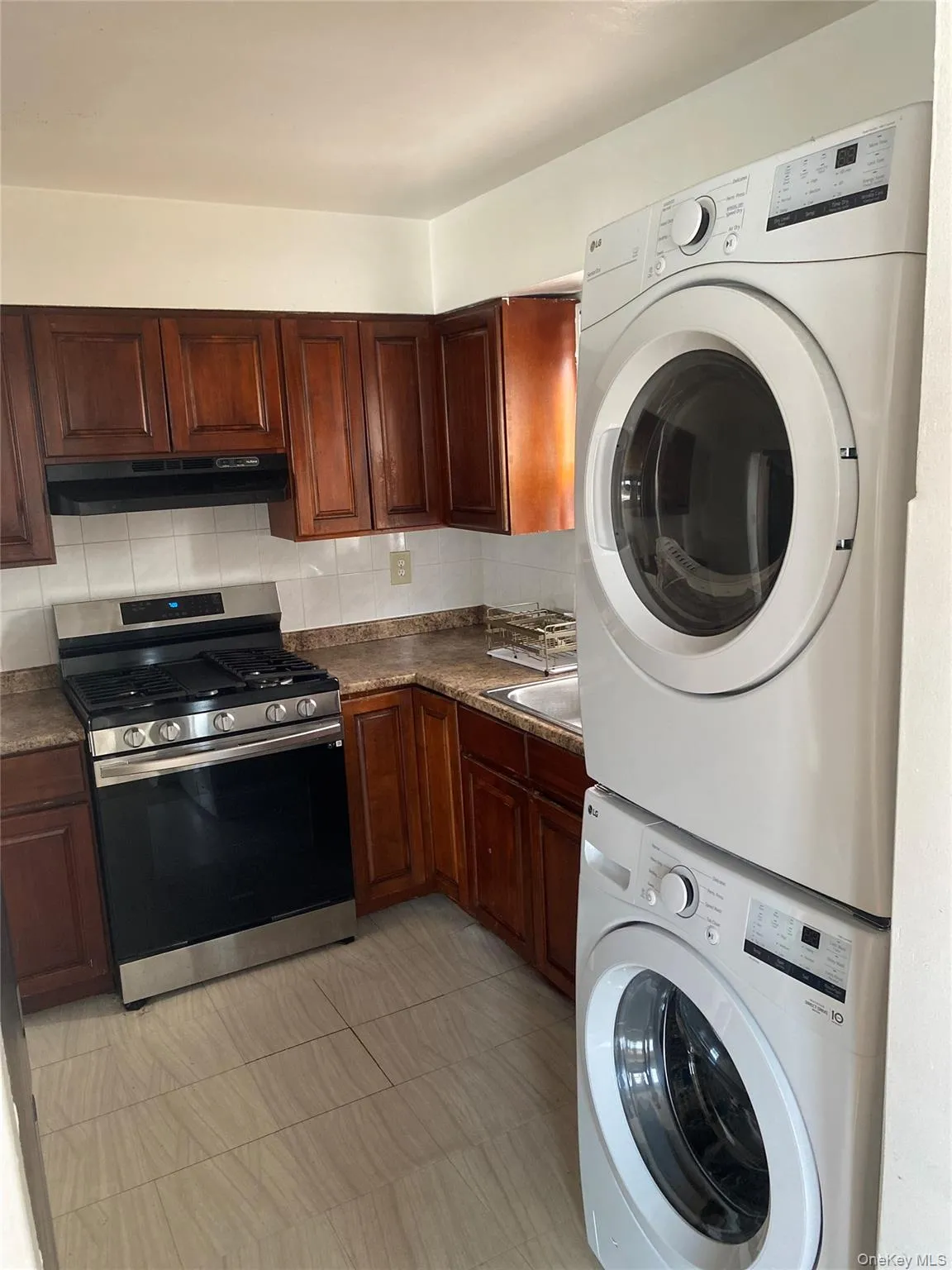 77 34 162nd Street, New York, NY, 3 Bedrooms Bedrooms, 7 Rooms Rooms,1 BathroomBathrooms,Residential Lease,For Rent,162nd,0,1003567 77 34 162nd Street, New York, NY, 3 Bedrooms Bedrooms, 7 Rooms Rooms,1 BathroomBathrooms,Residential Lease,For Rent,162nd,0,1003567