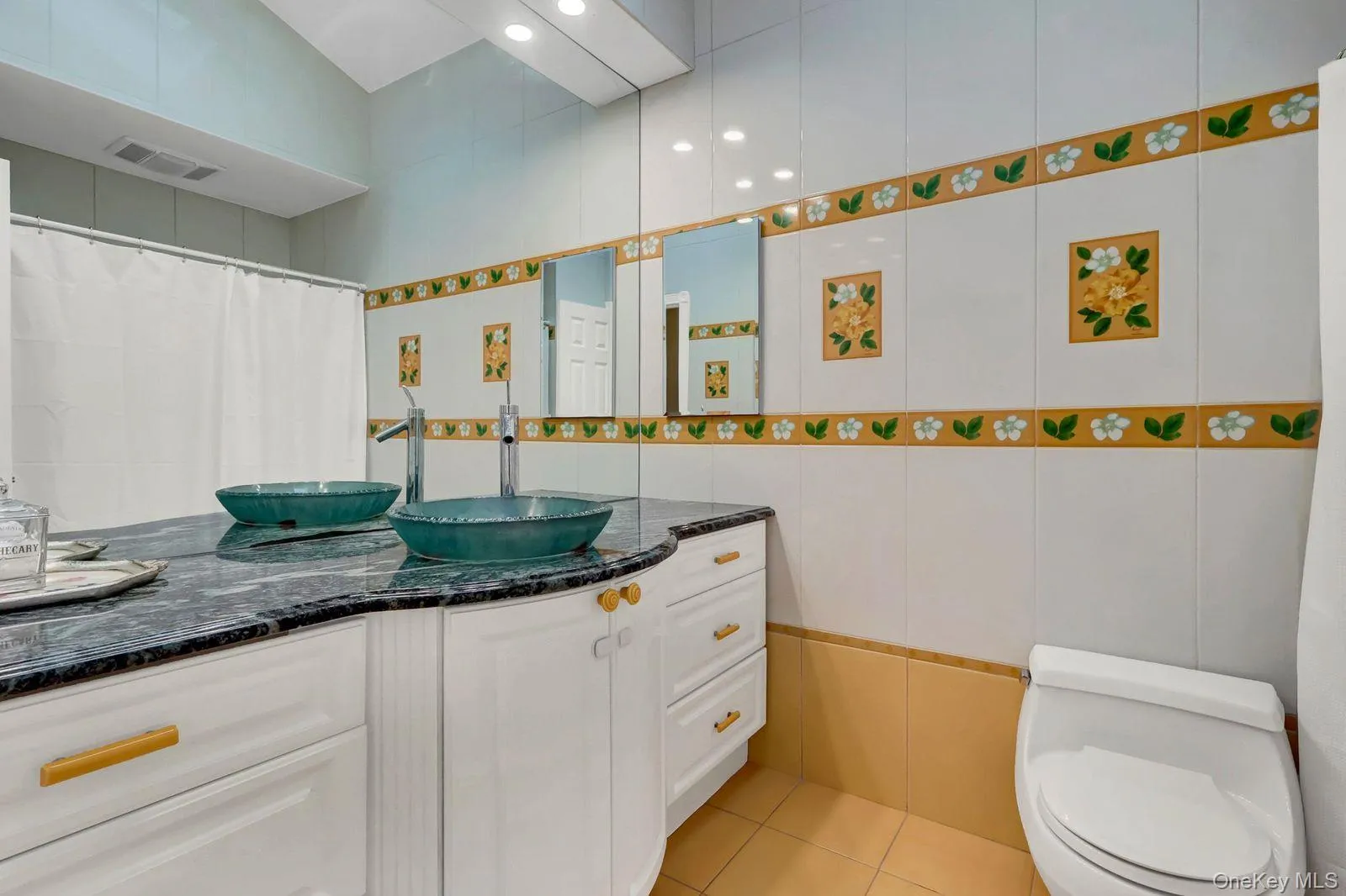 Full Bath Full Bath