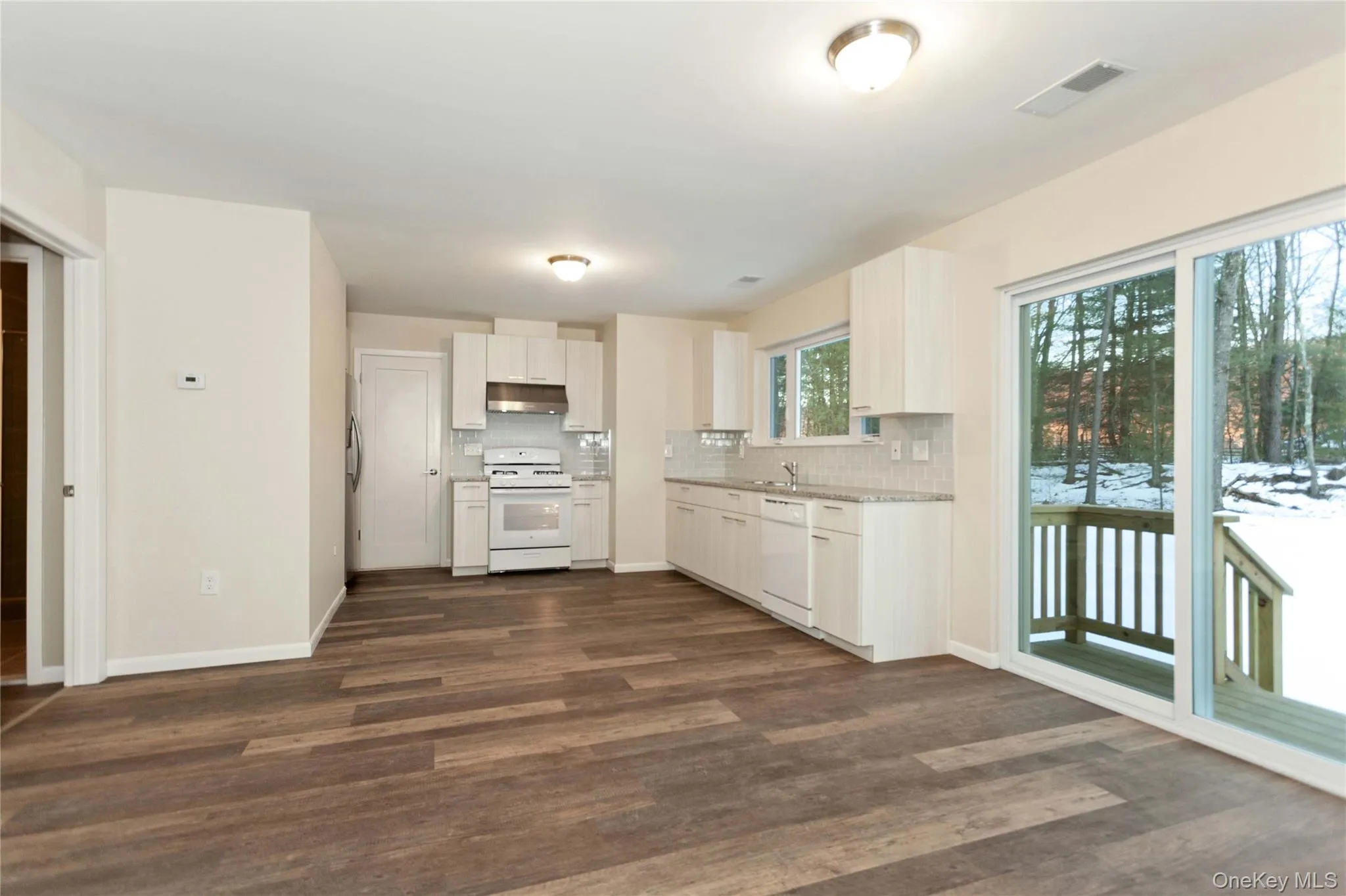 68 Airport Road, Port Jervis, NY, 3 Bedrooms Bedrooms, 8 Rooms Rooms,4 BathroomsBathrooms,Residential,For Rent,Airport,0,1003578 68 Airport Road, Port Jervis, NY, 3 Bedrooms Bedrooms, 8 Rooms Rooms,4 BathroomsBathrooms,Residential,For Rent,Airport,0,1003578