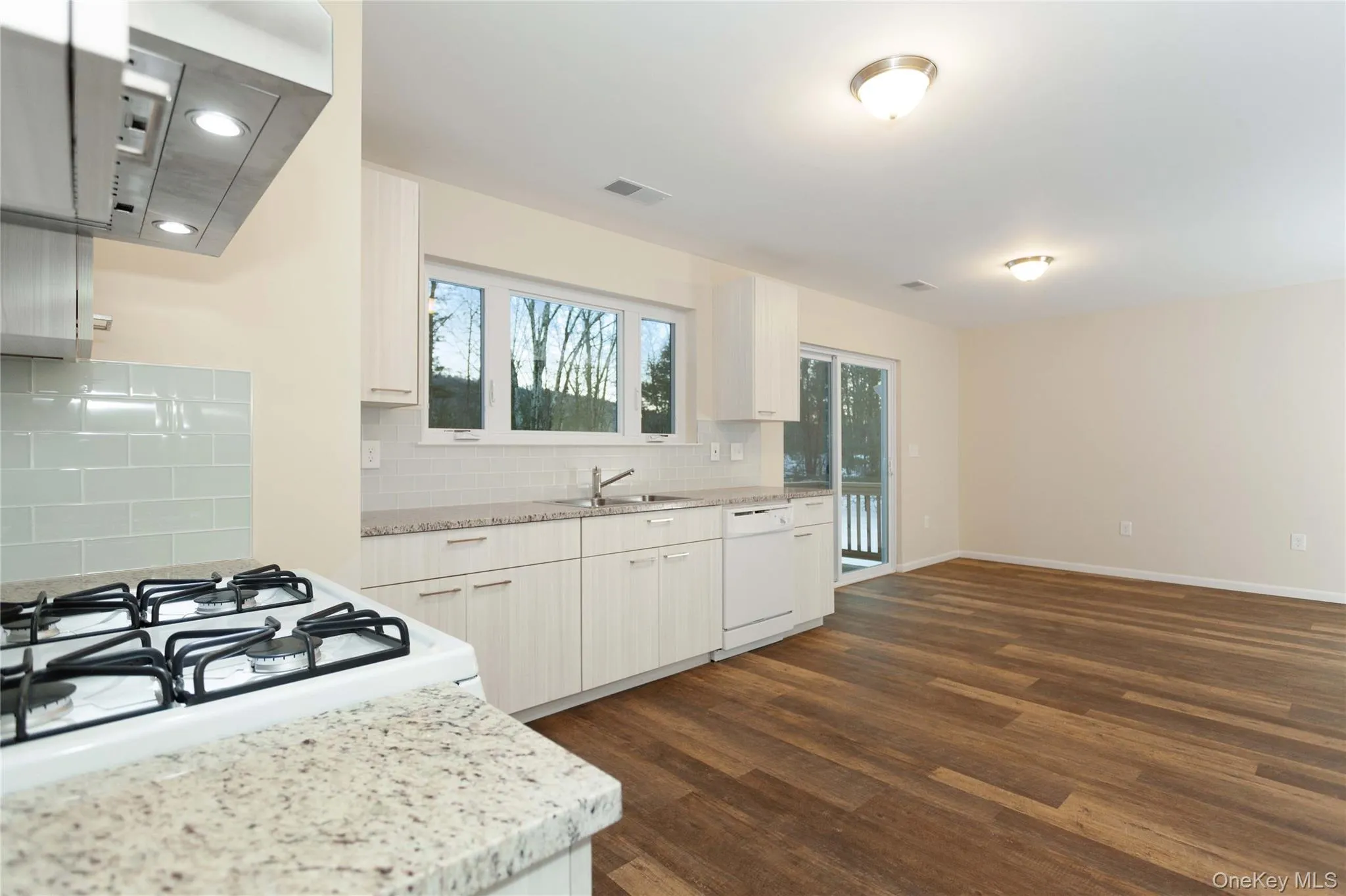 68 Airport Road, Port Jervis, NY, 3 Bedrooms Bedrooms, 8 Rooms Rooms,4 BathroomsBathrooms,Residential,For Rent,Airport,0,1003578 68 Airport Road, Port Jervis, NY, 3 Bedrooms Bedrooms, 8 Rooms Rooms,4 BathroomsBathrooms,Residential,For Rent,Airport,0,1003578