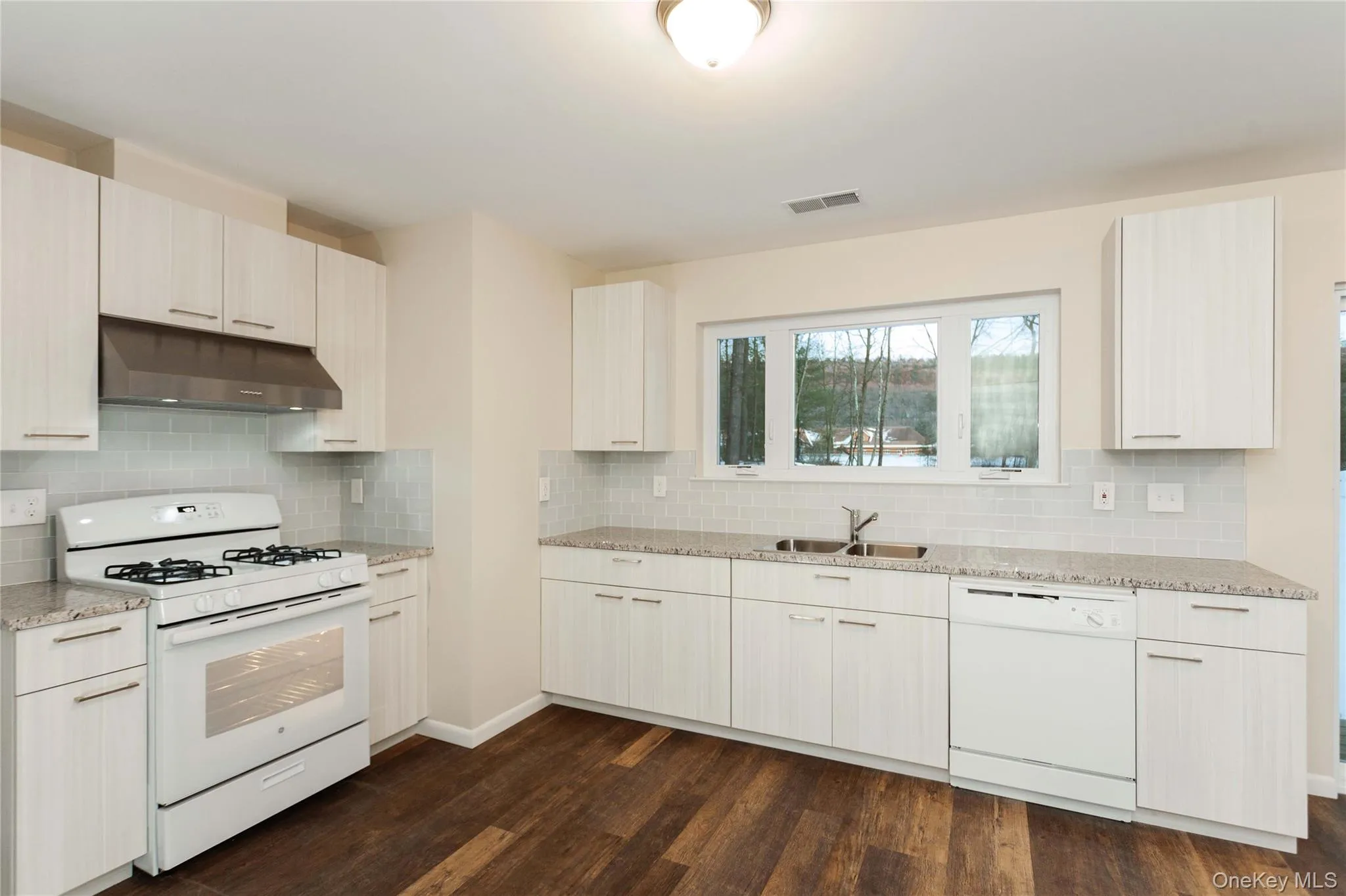 68 Airport Road, Port Jervis, NY, 3 Bedrooms Bedrooms, 8 Rooms Rooms,4 BathroomsBathrooms,Residential,For Rent,Airport,0,1003578 68 Airport Road, Port Jervis, NY, 3 Bedrooms Bedrooms, 8 Rooms Rooms,4 BathroomsBathrooms,Residential,For Rent,Airport,0,1003578