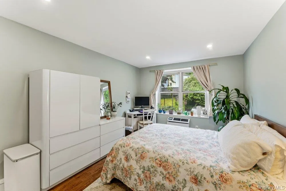 195 South Middle Neck Road, North Hempstead, NY, 1 Bedroom Bedrooms, 4 Rooms Rooms,1 BathroomBathrooms,Residential,For Rent,South Middle Neck Road,0,1003579 195 South Middle Neck Road, North Hempstead, NY, 1 Bedroom Bedrooms, 4 Rooms Rooms,1 BathroomBathrooms,Residential,For Rent,South Middle Neck Road,0,1003579